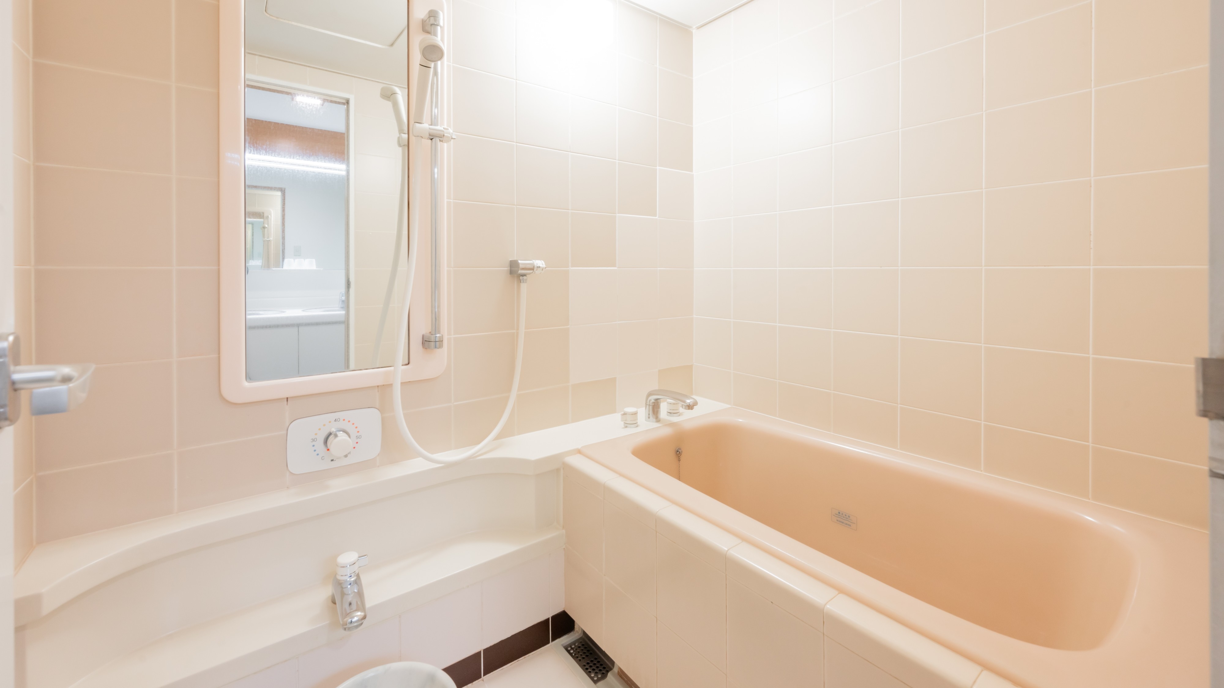 Japanese-style bathroom (separate)