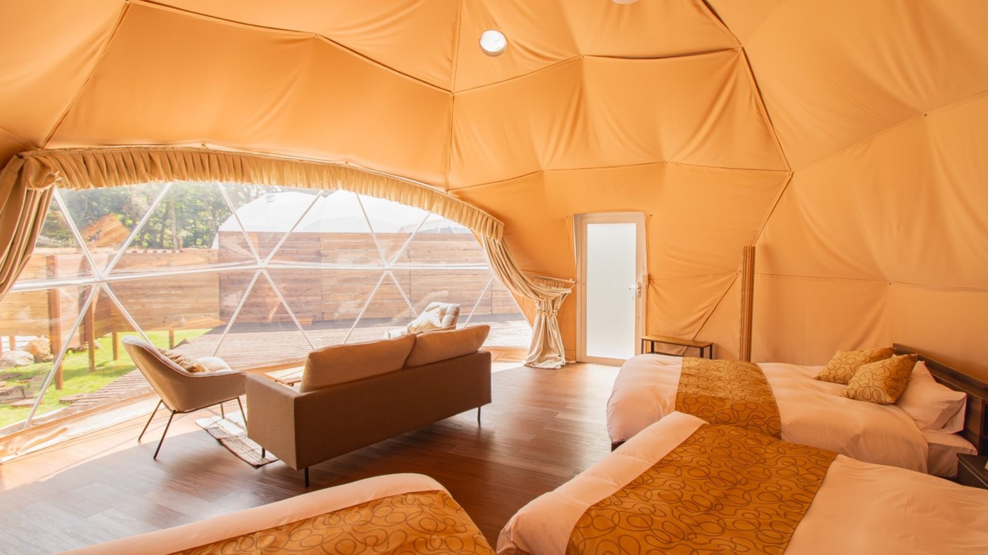 7m dome tent: 3 double beds, maximum capacity 6 people