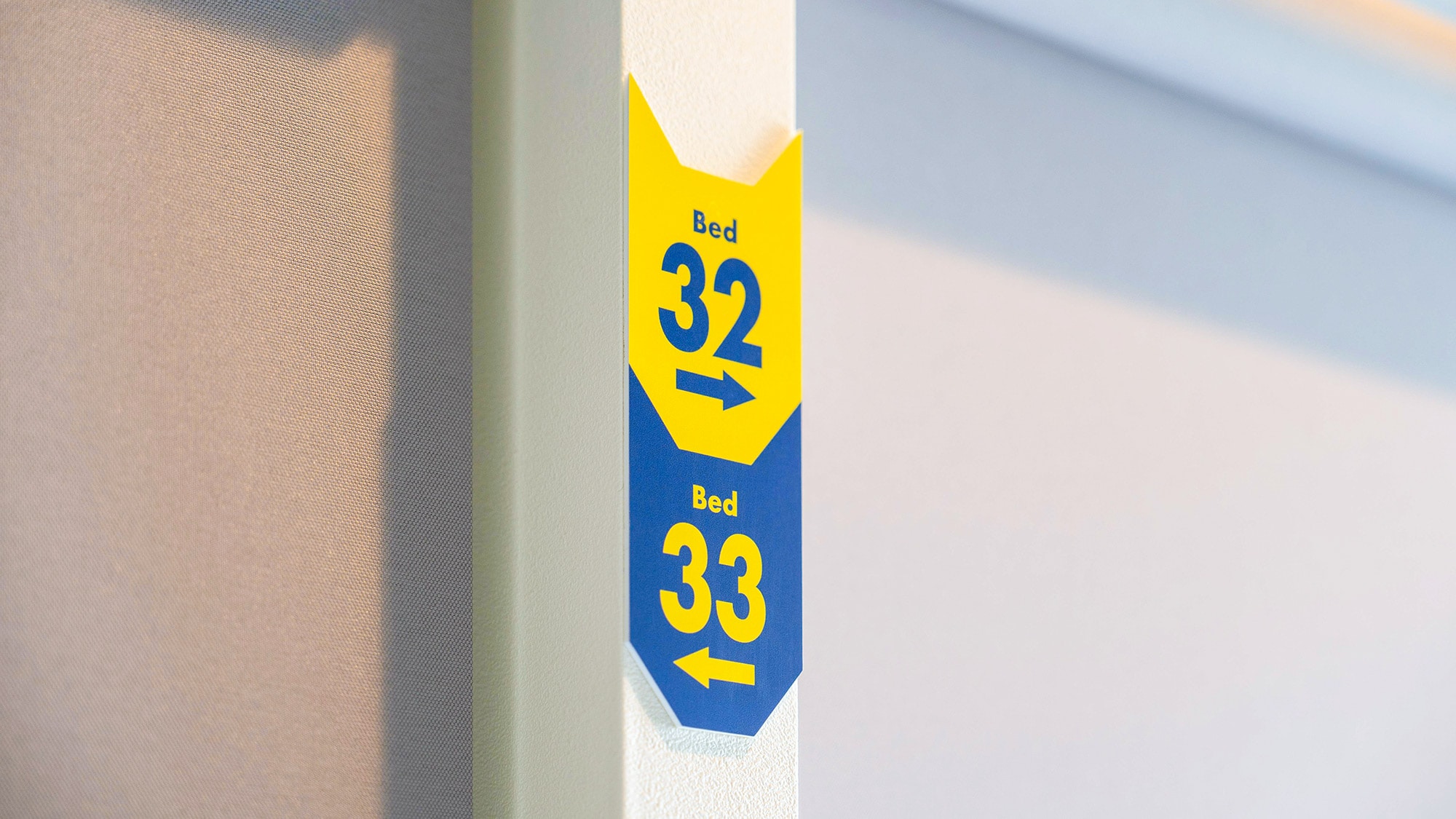 ・[Inside the building] Pop-designed room numbers - you can easily find your room at a glance