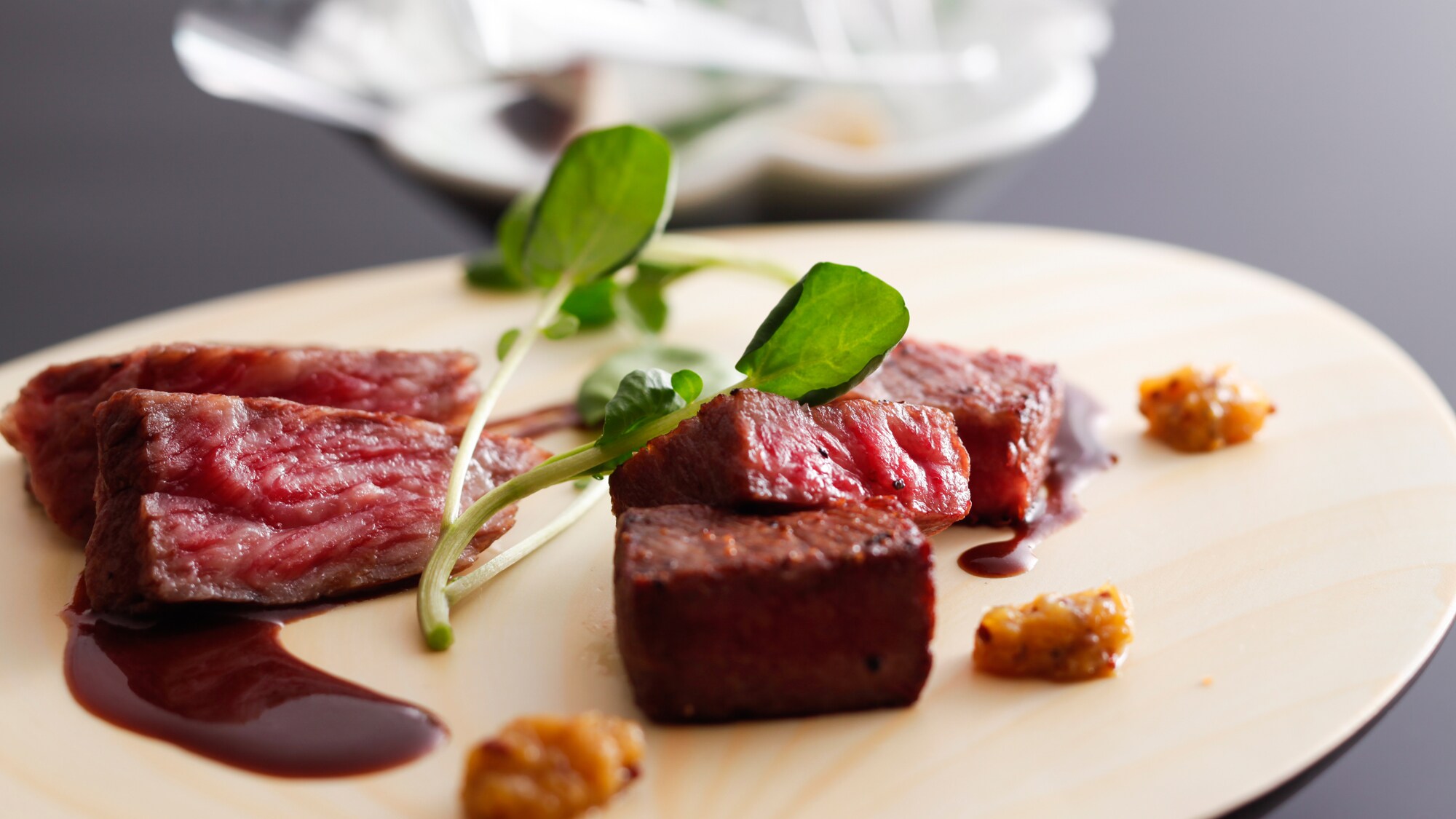 โรงแรมแบบกรุ๊ป "The Shiroyama Terrace Tsuyama Villa | Chef's Dining Sakura" อาหารค่ำแบบไคเซกิ (ภาพ)