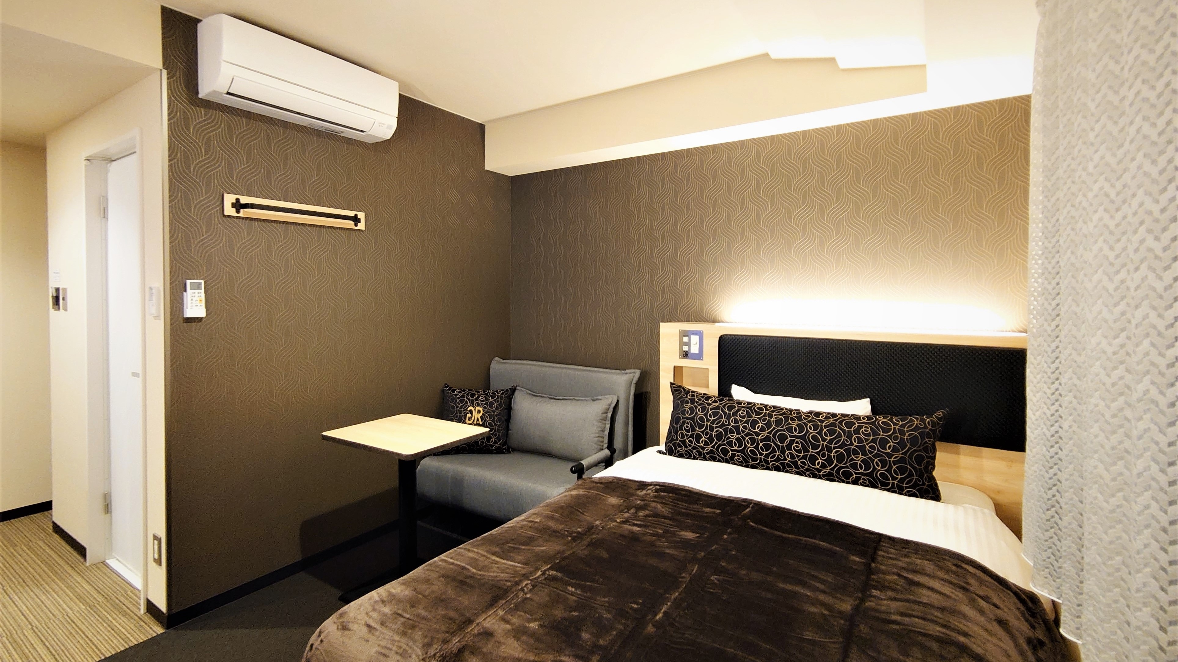 [2nd-5th floor] Premium single (with sofa)