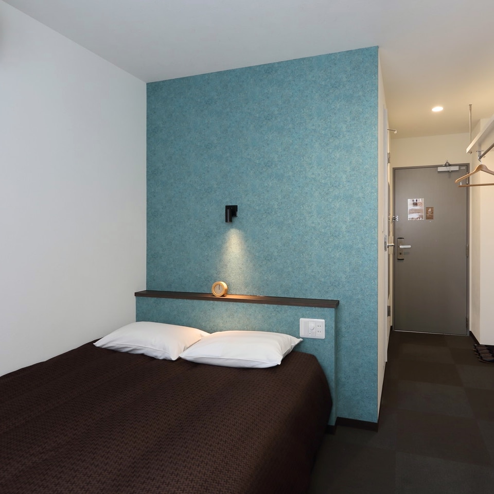 New building double (with shower / toilet): You can spend more spaciously and comfortably by eliminating the closet.