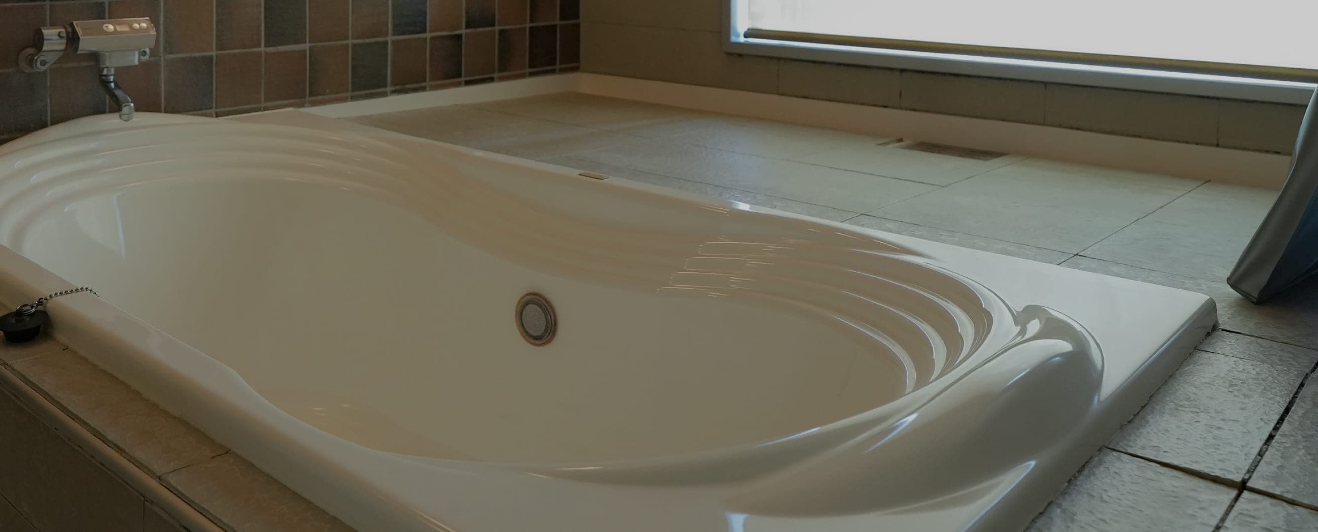 Standard room/bathroom example