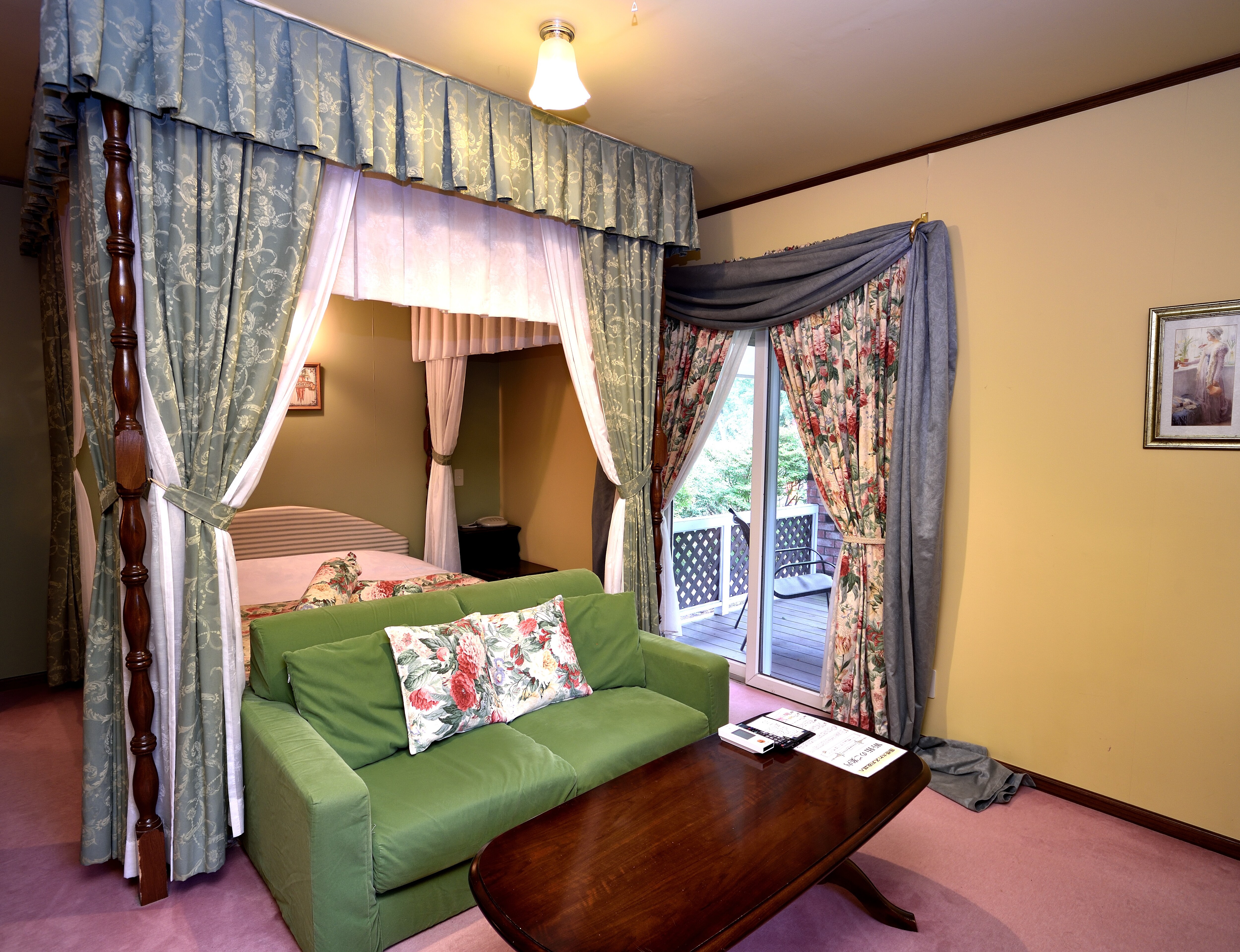 It is a terrace and a terrace seen from near the entrance of Room 112.