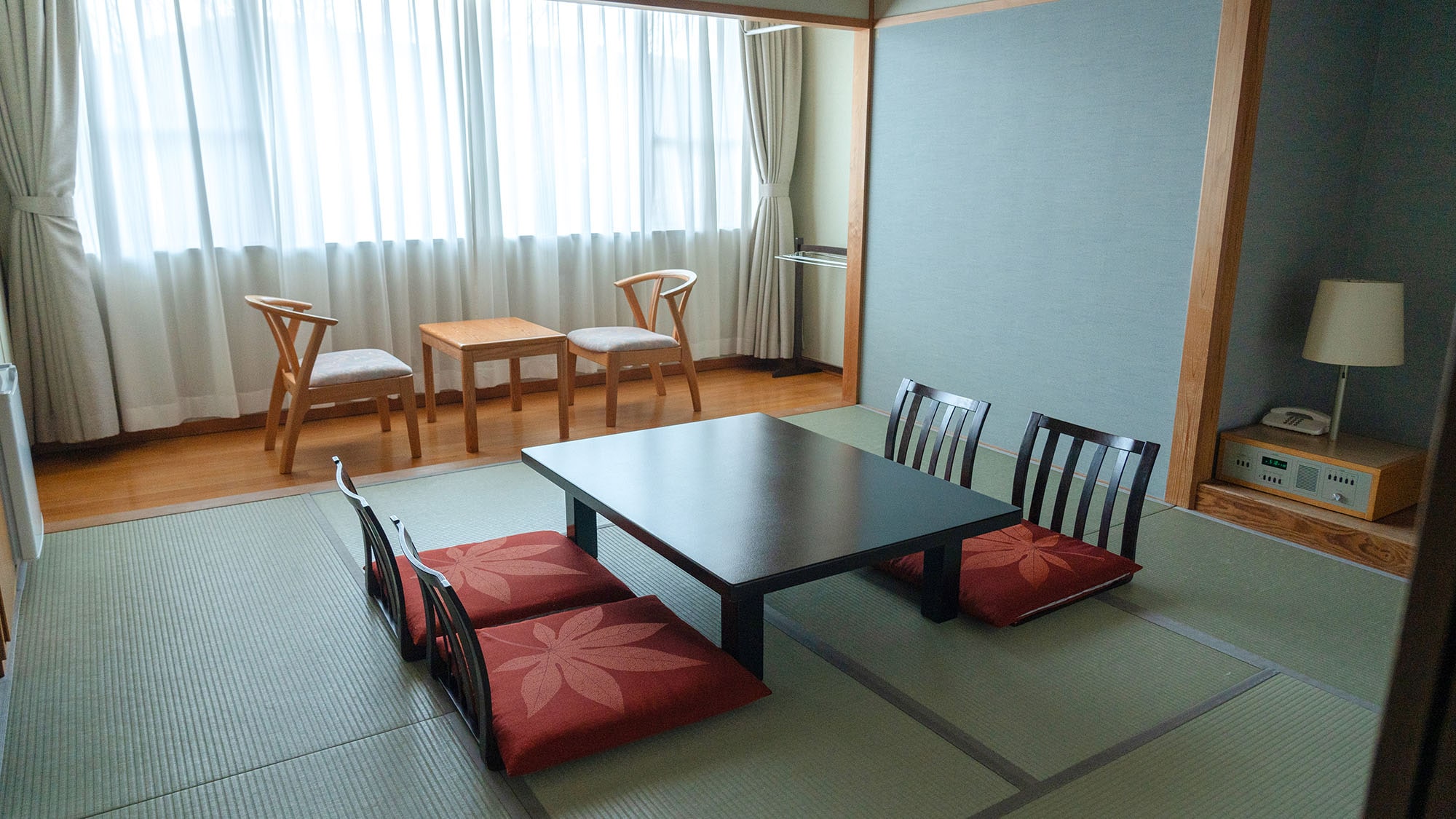 ・[8-tatami Japanese-style room] This room has a wide veranda and gives you the feeling of a hot spring resort. Please enjoy the warmth of the tatami mats.