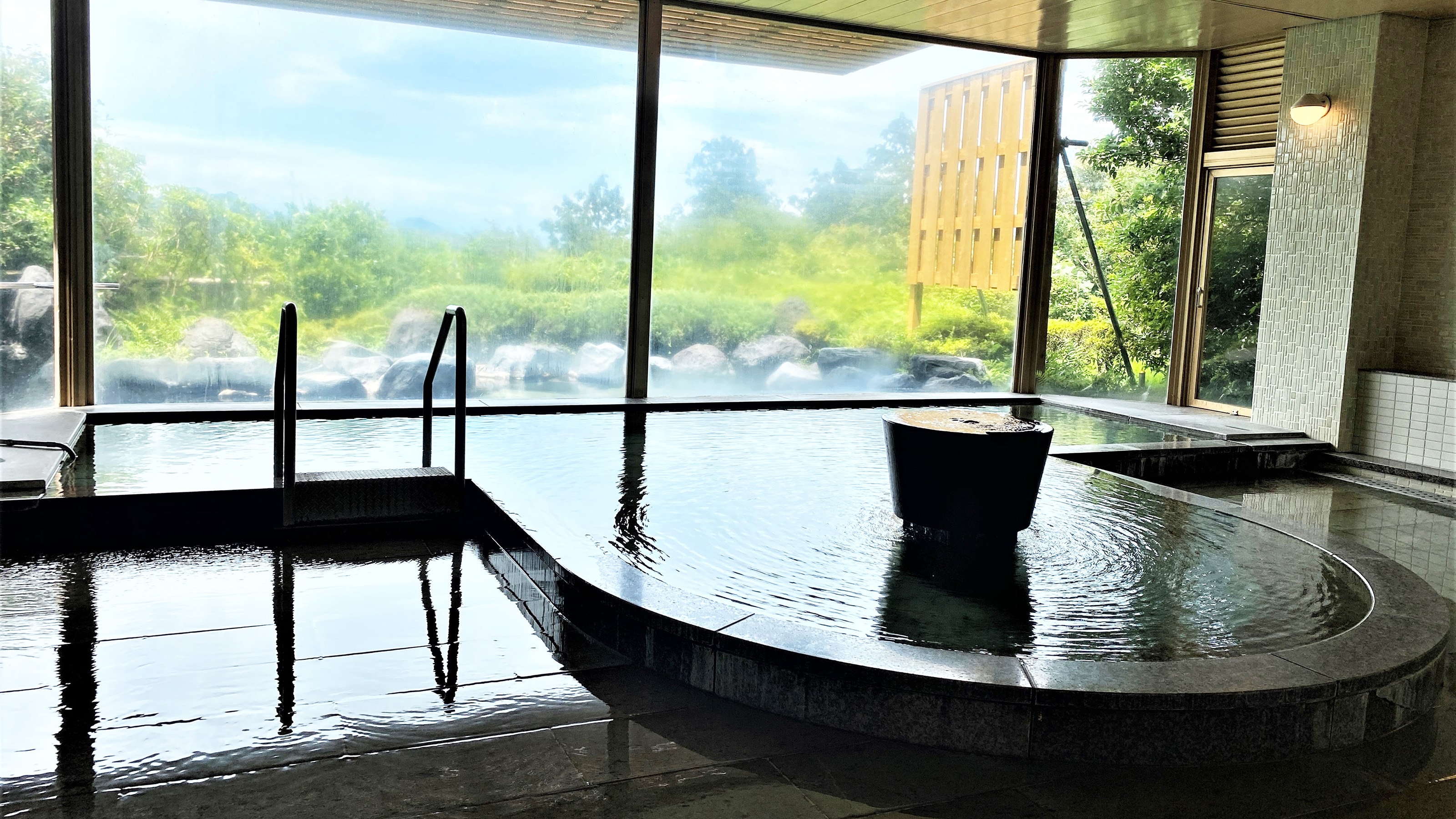 [Hot spring] Medium bath