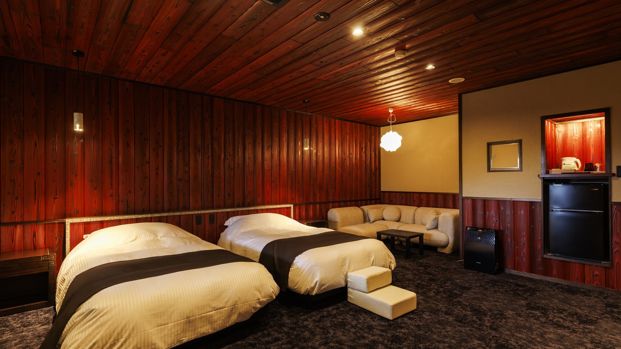 Fukui's special room "Asakura" made with natural materials [Room with open-air bath and bed]