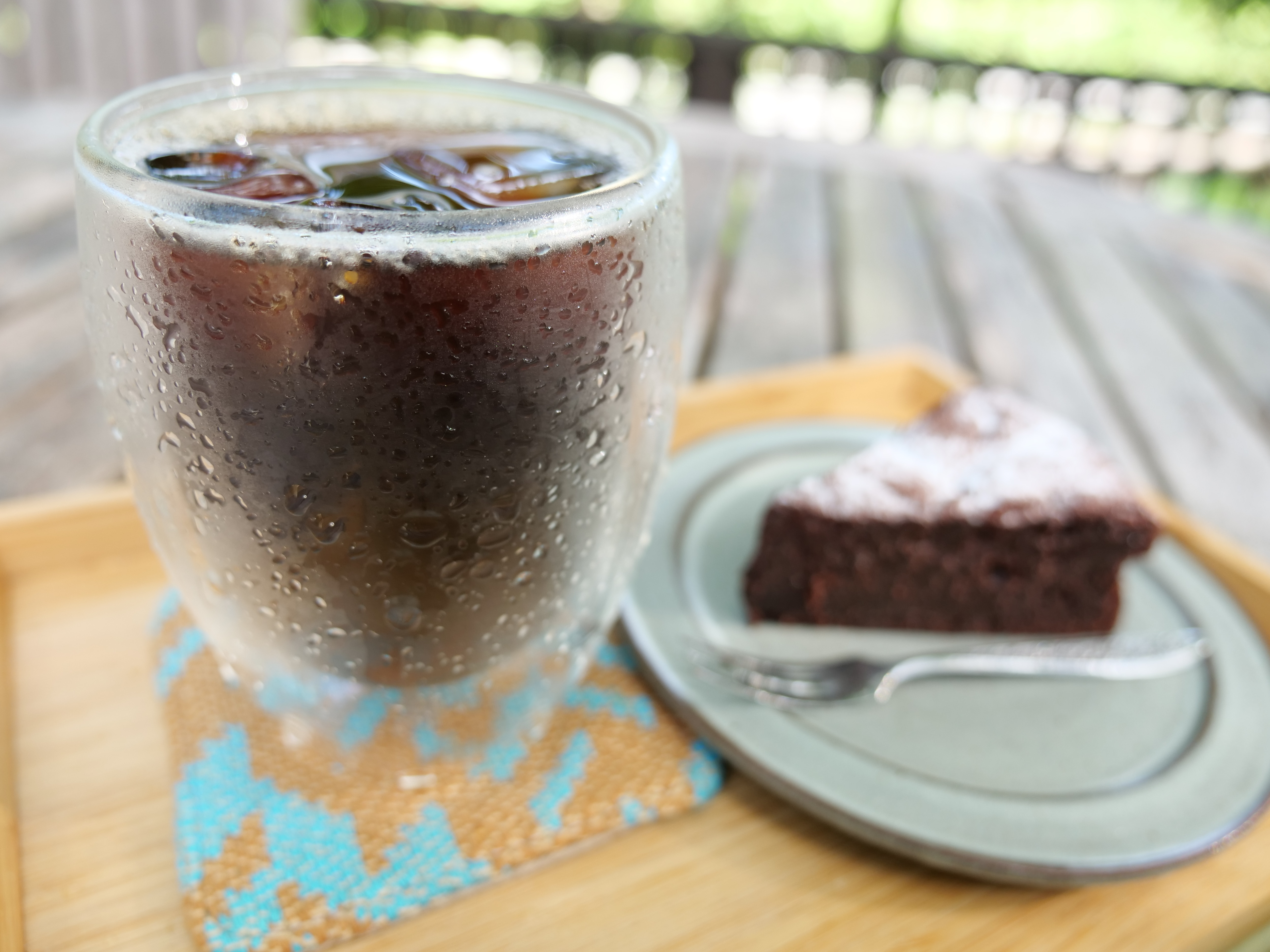 Cafe: Cakes are also available