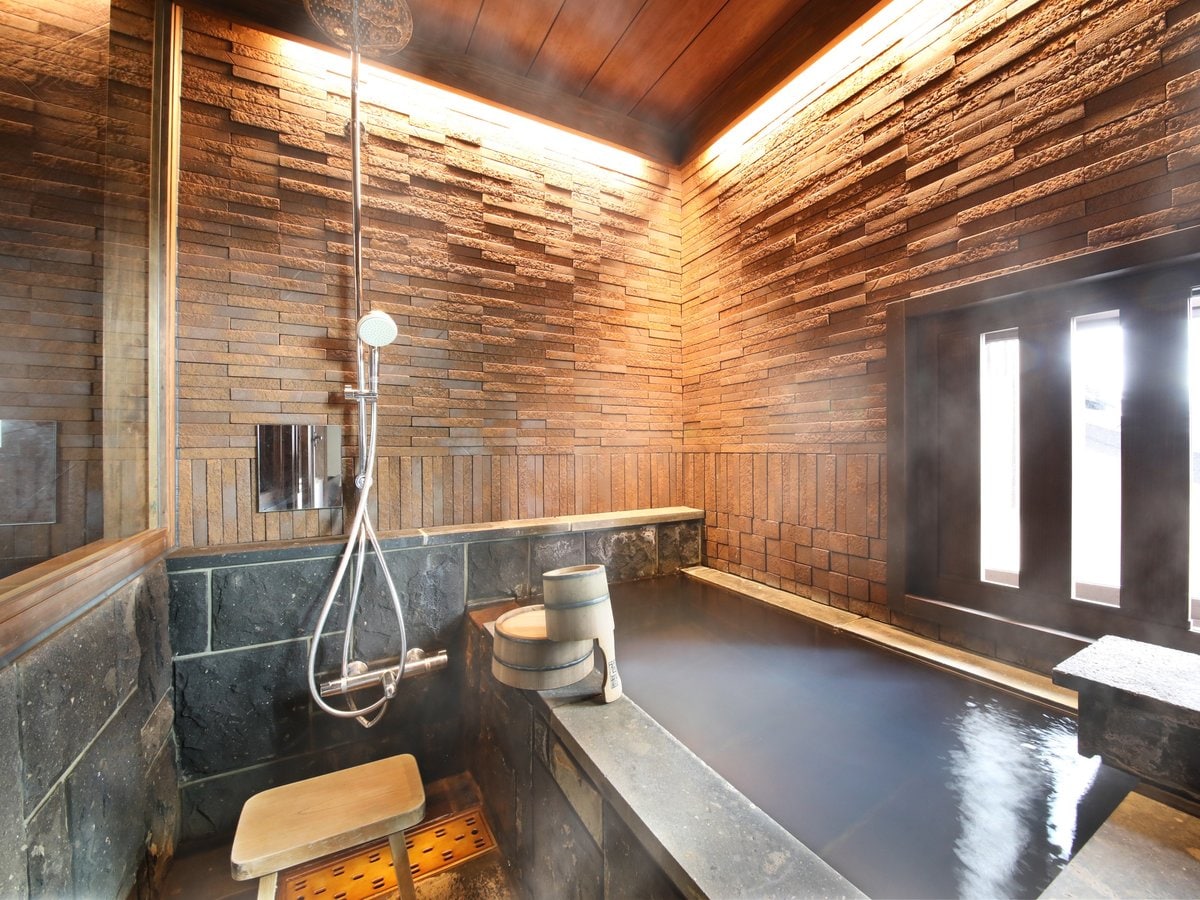 Momiji (private indoor bath, Japanese-style room, capacity 4 people)