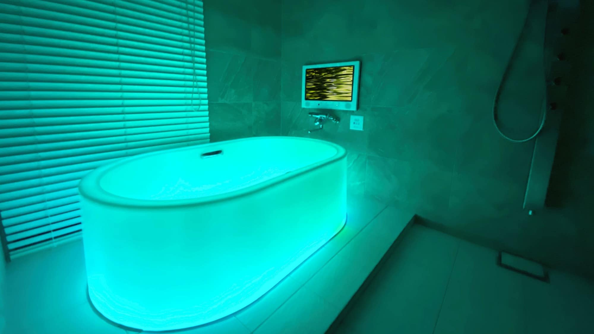 [Sweet Room Room 713 Bathroom] Bathtub that shines in seven colors "HOTARU"