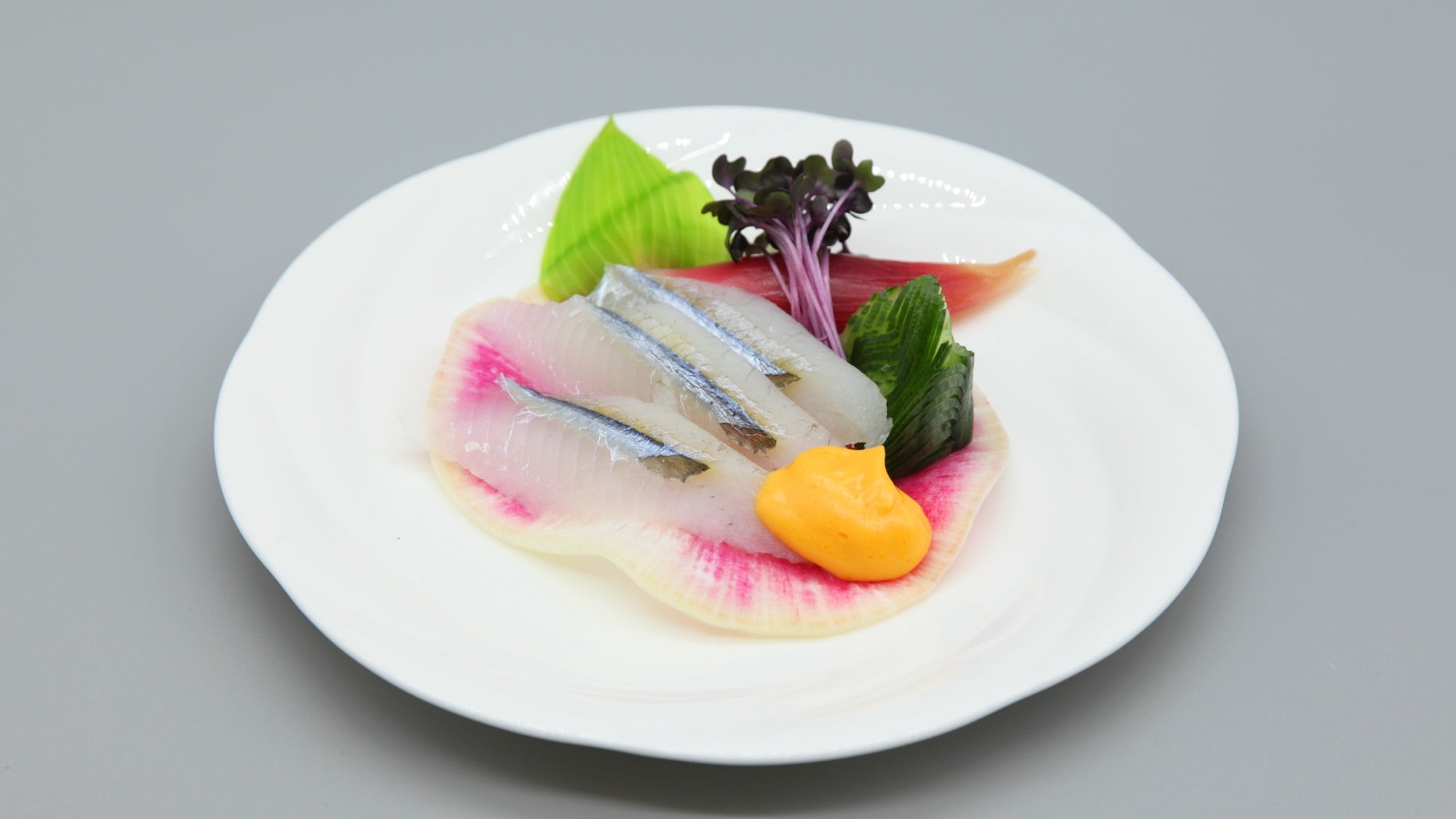 [Dinner] One of the course dishes: Halfbeak marinated in vinegar (example)