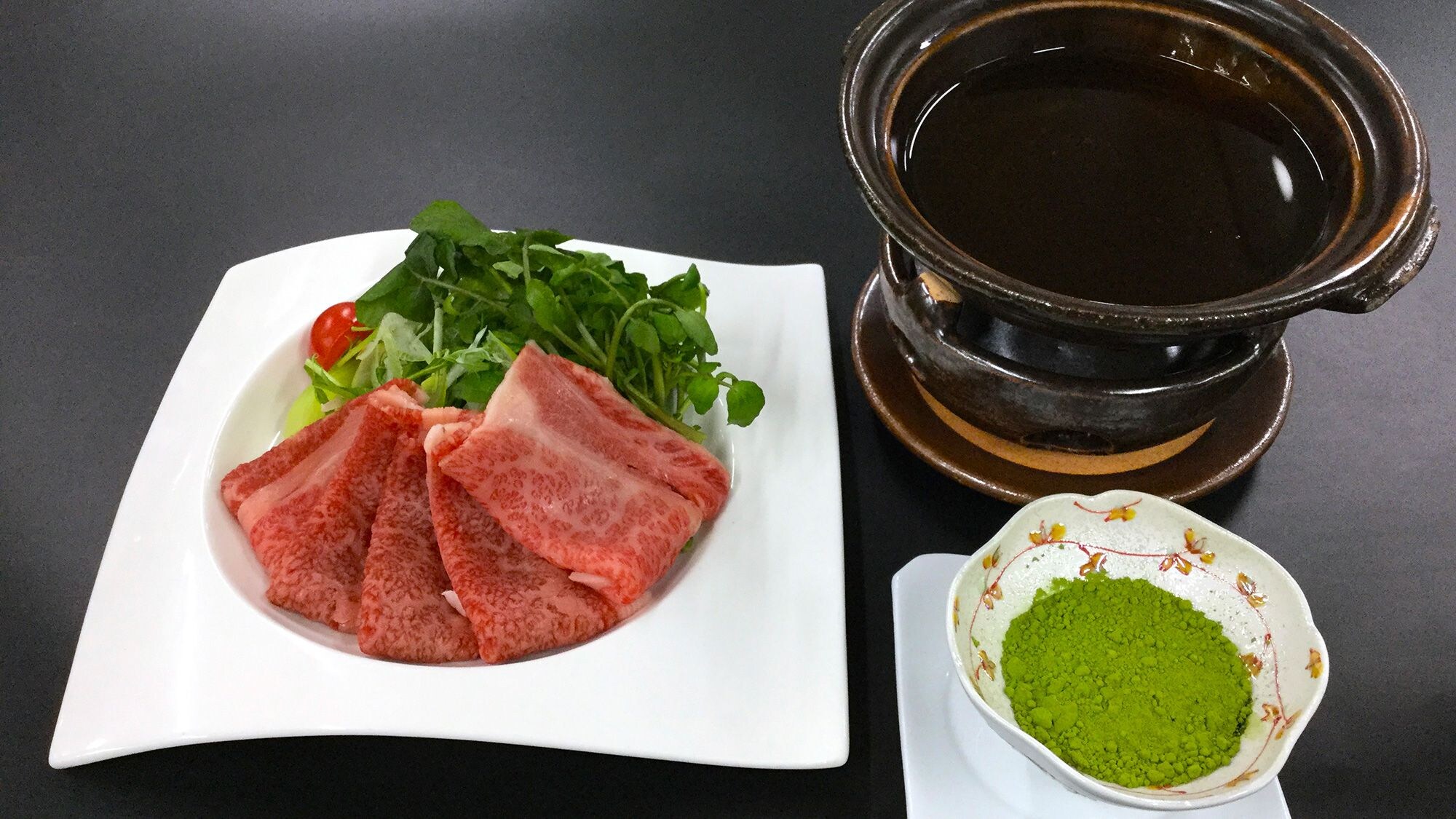 ◆26 Mùa hè [Tháng 6-8 Đào Kaiseki] Lẩu shabu-shabu nước dùng thịt bò trong nước