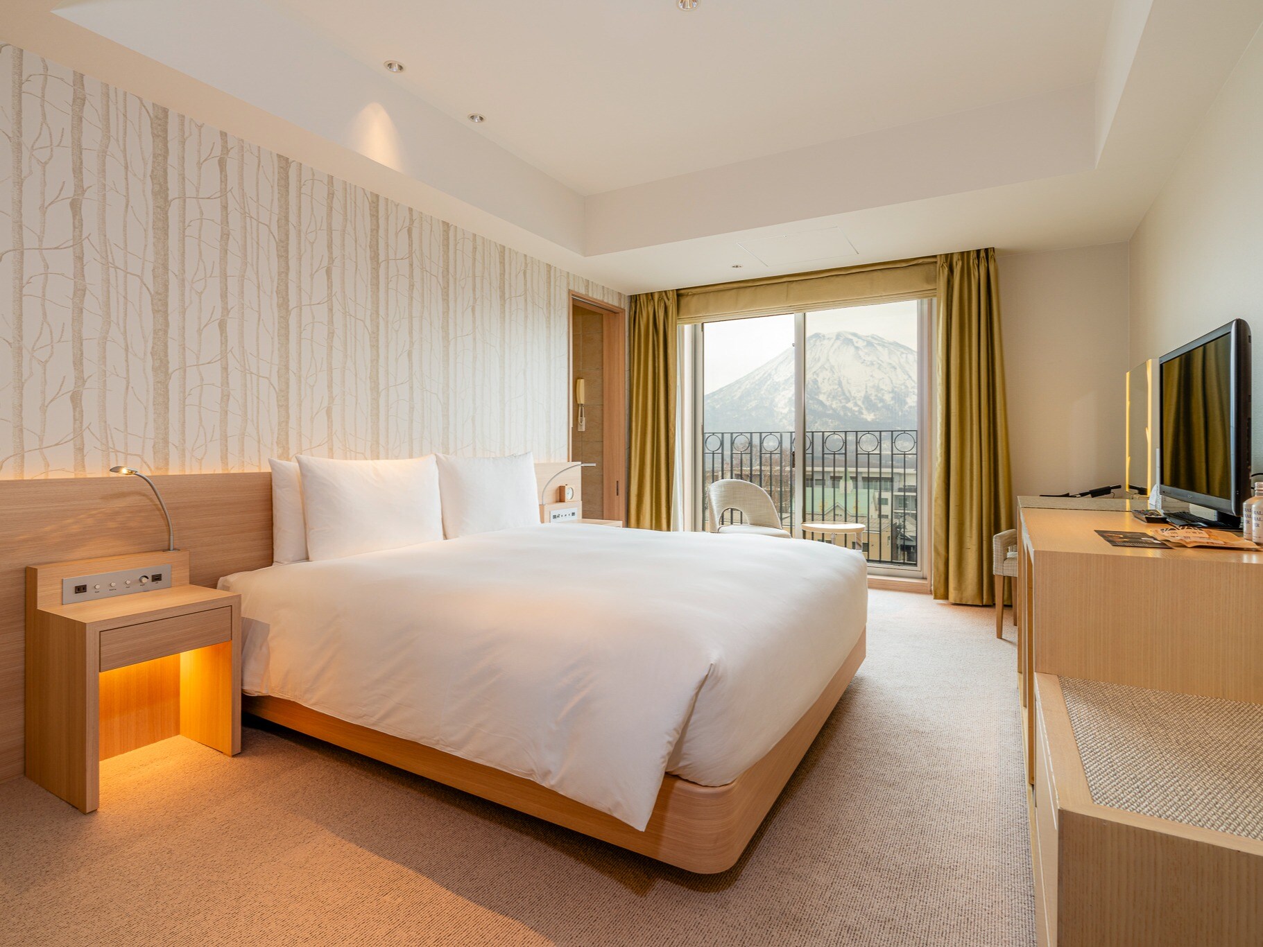 Superior Room King Mount Yotei View