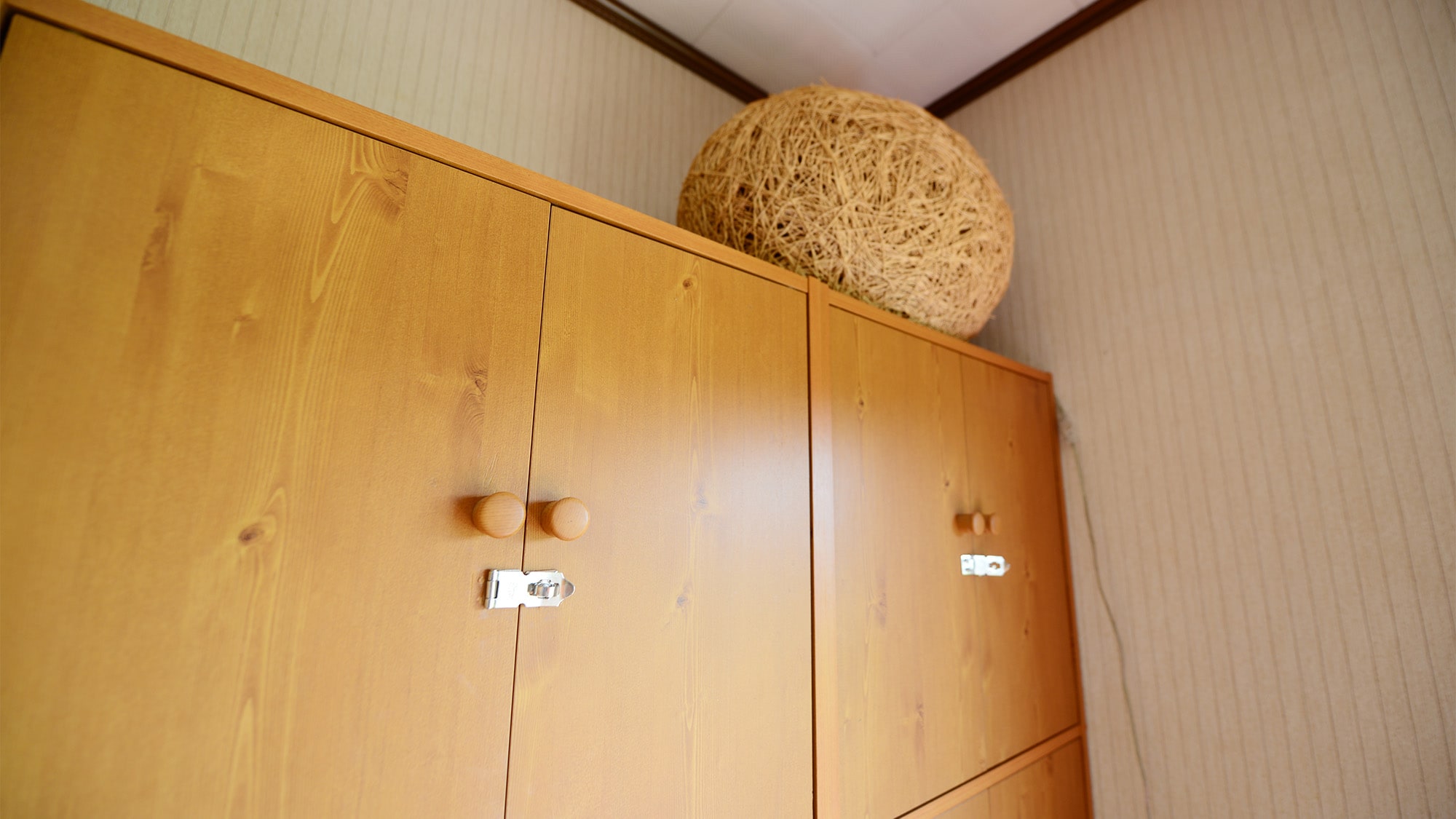 ·Storage rack