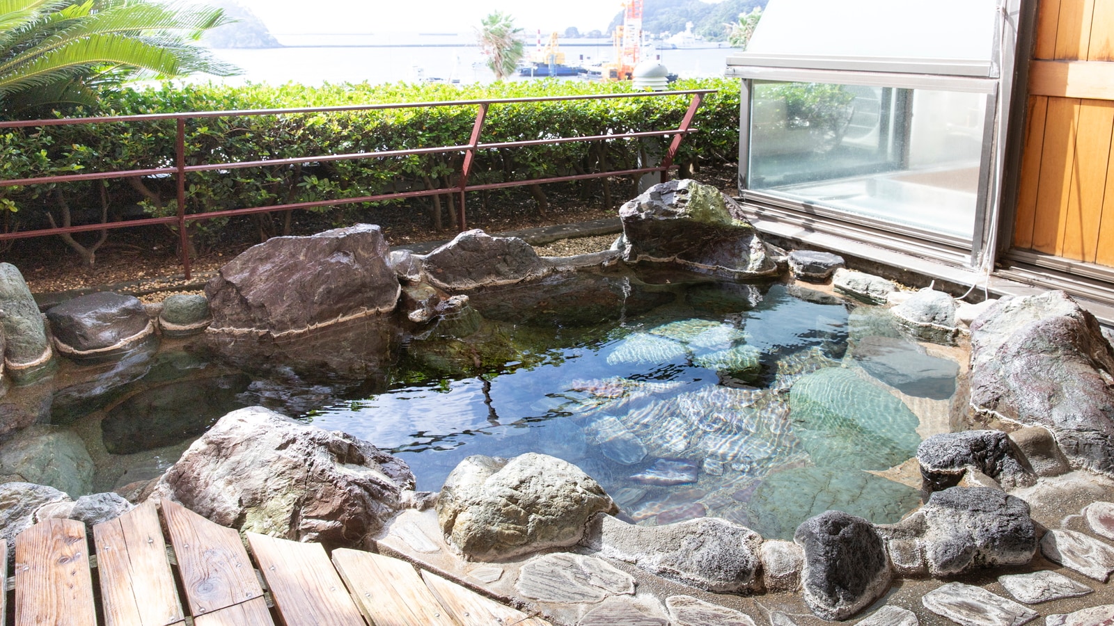 ■Junior Suite■Western-style room 79㎡ + living room + bedroom + cypress indoor bath + private open-air bath