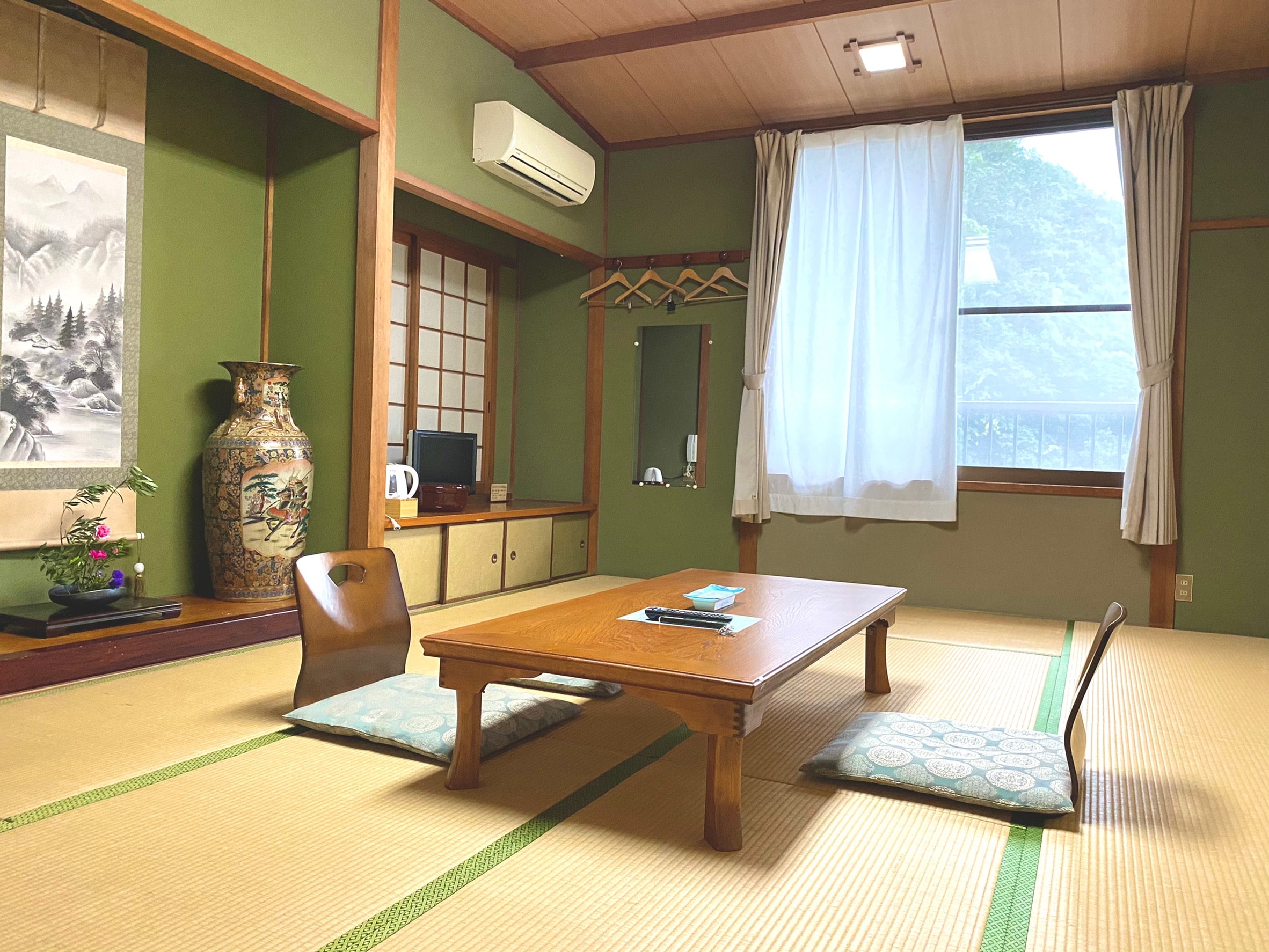 Japanese-style room