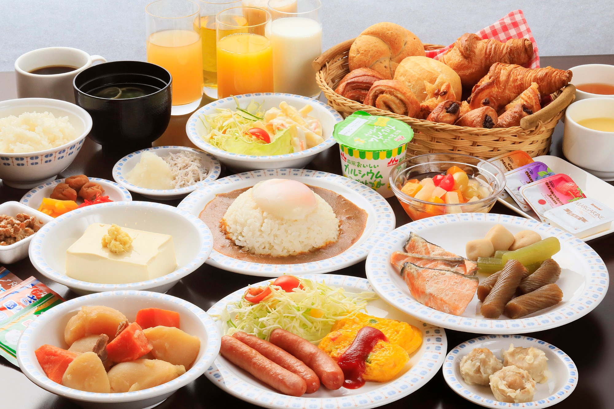 Buffet-style breakfast