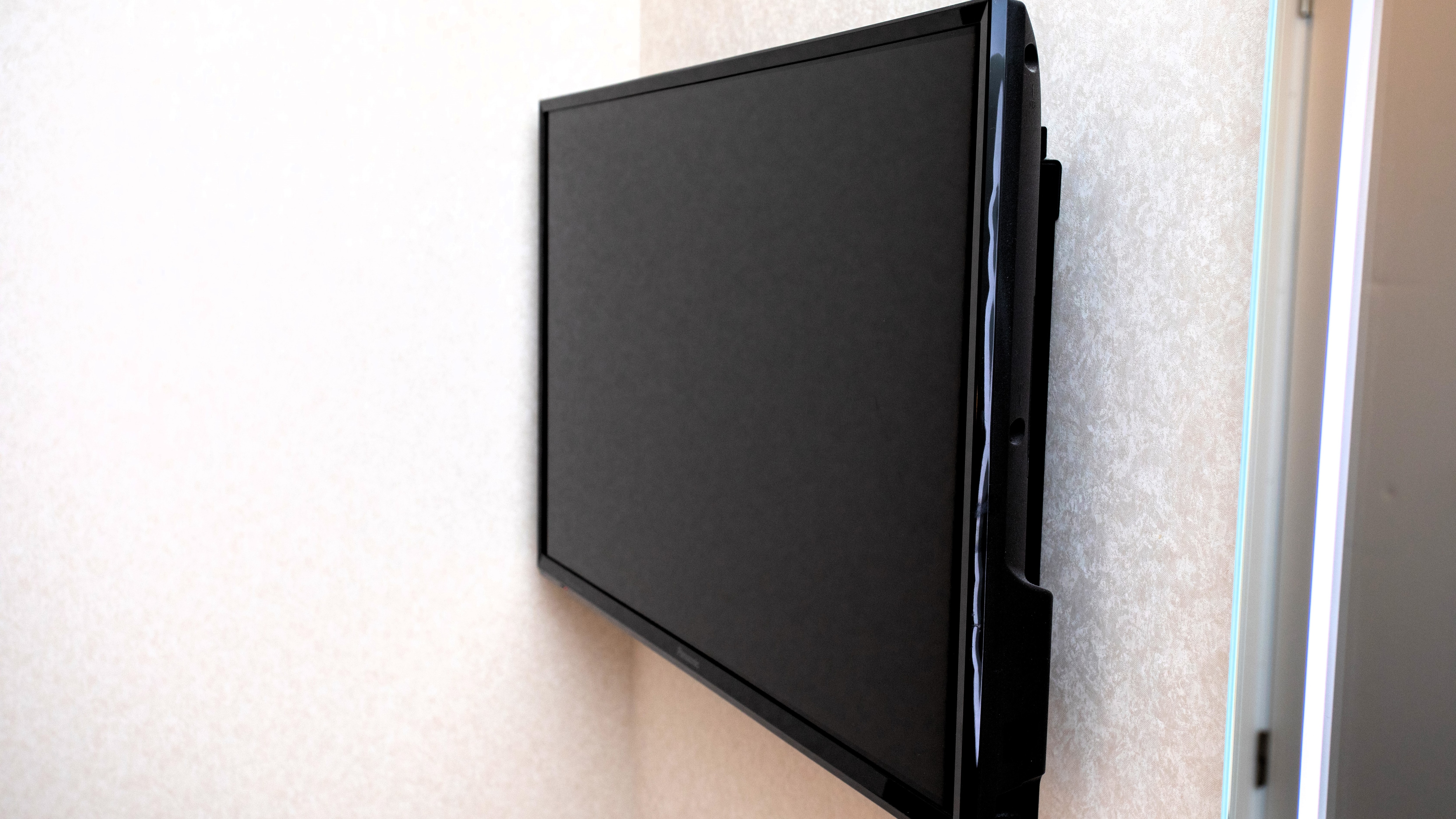 *Guest rooms: Flat-screen TVs are installed so you can relax and enjoy your time.