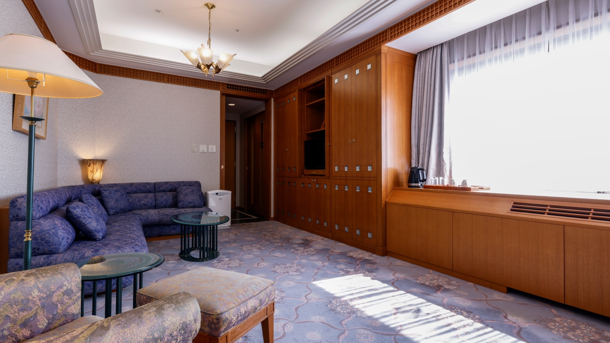 Suite room living space