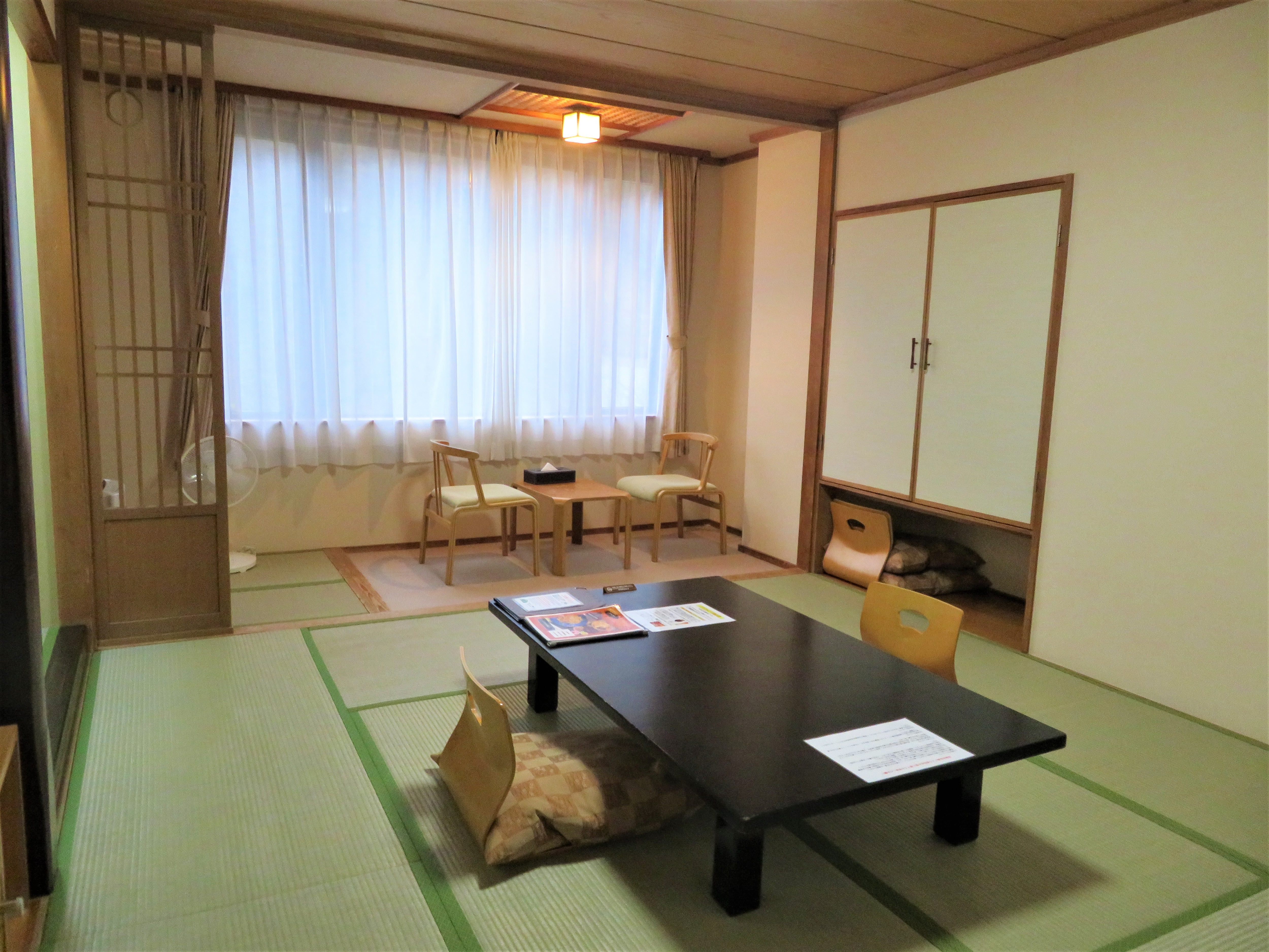 Japanese-style room 8 tatami mats