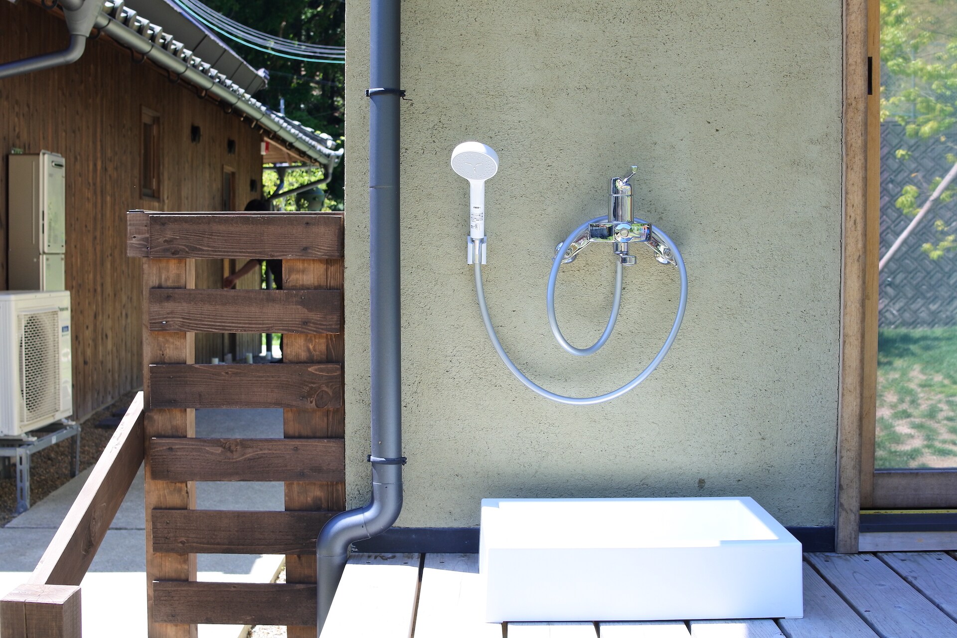 Cottage (foot washing area)