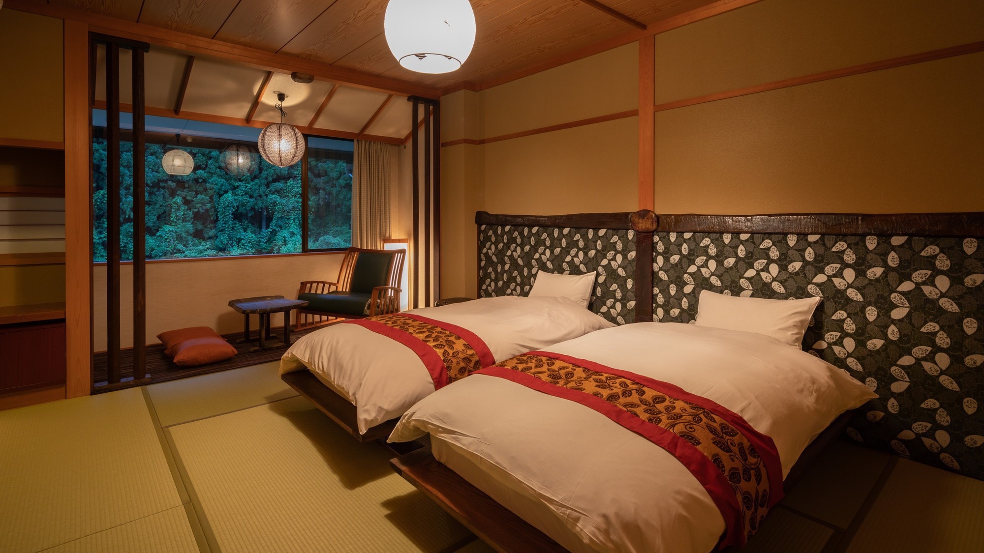 An example of a "low bed Japanese-style room". It is also popular with couples and elementary school children!