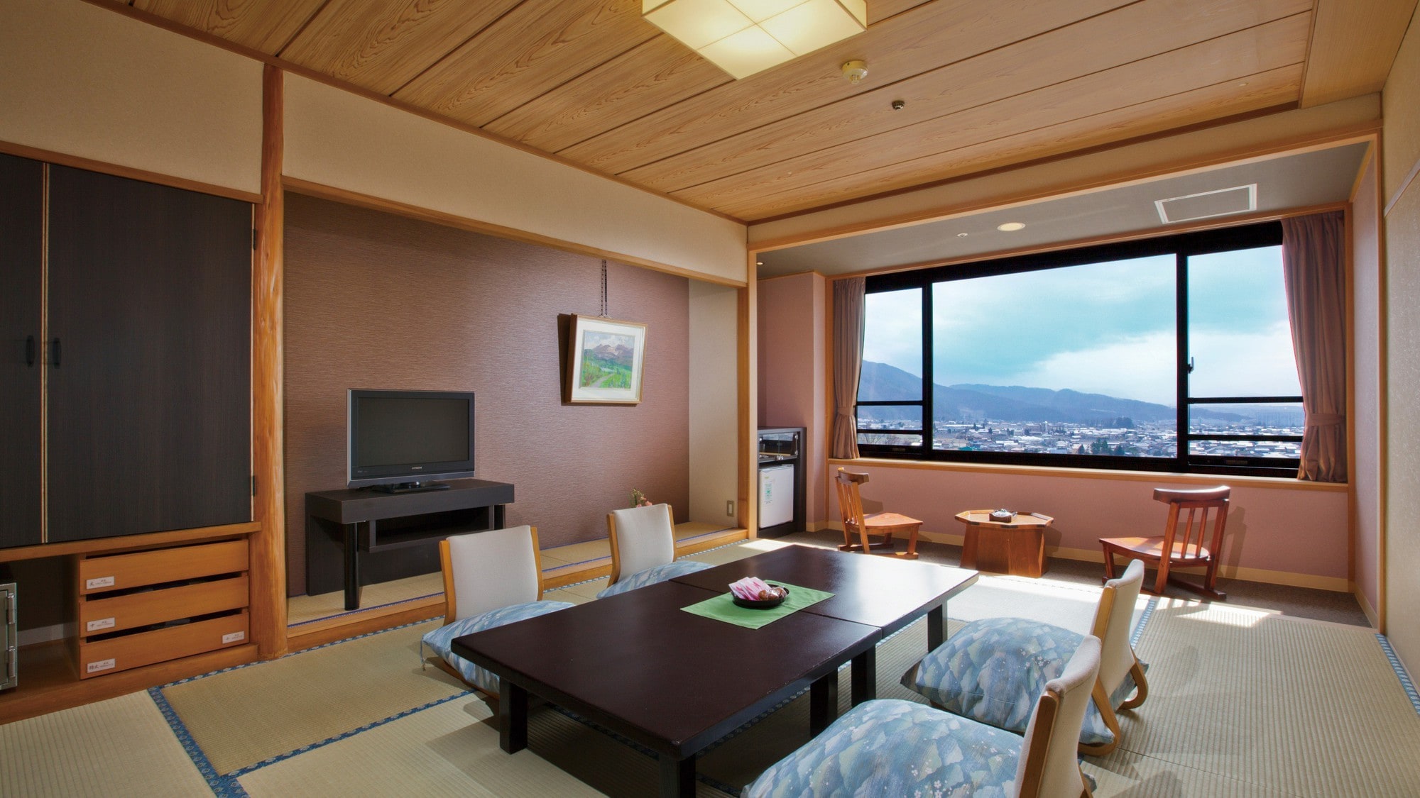 [West Building, 10 tatami mats (36㎡) Japanese-style room] Alps View Standard