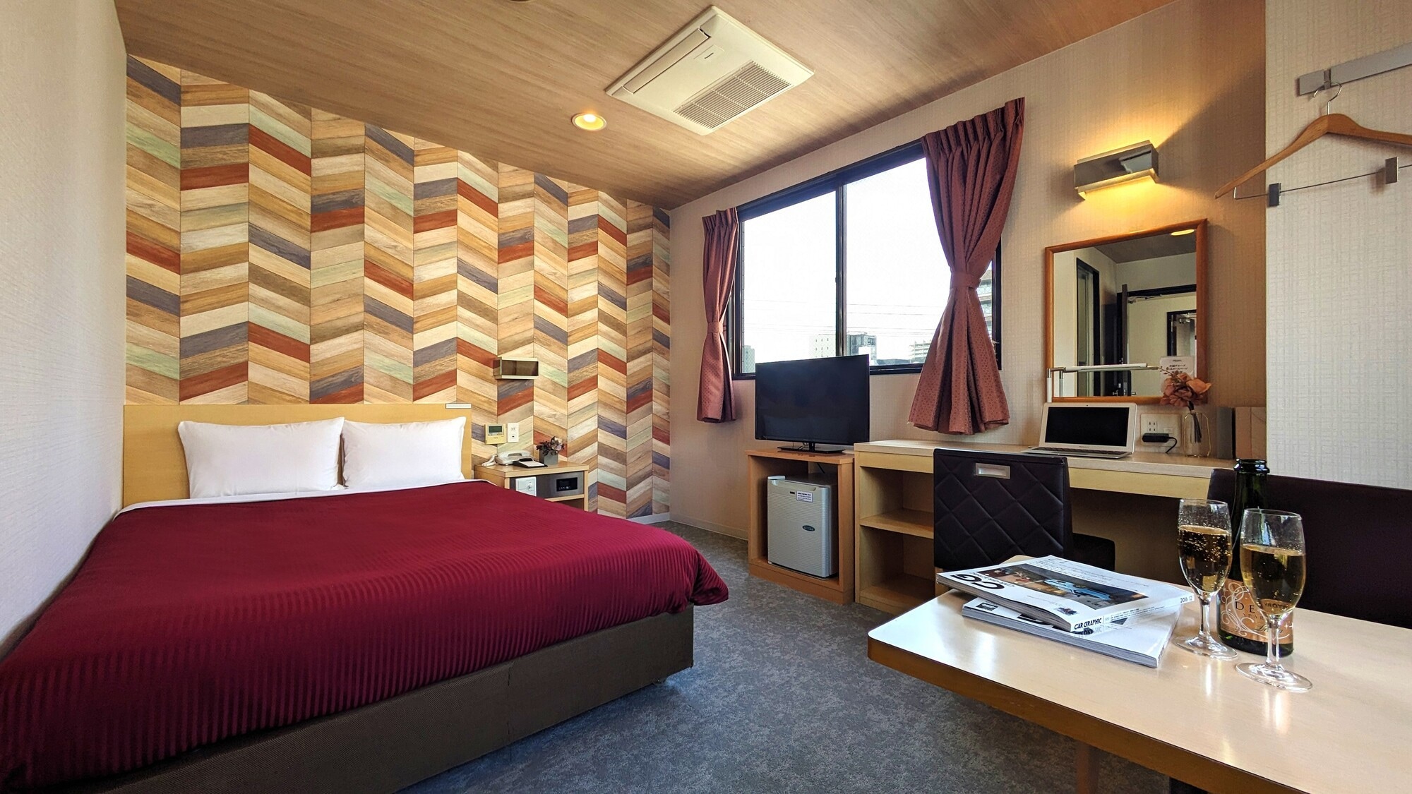 <Guest room image>