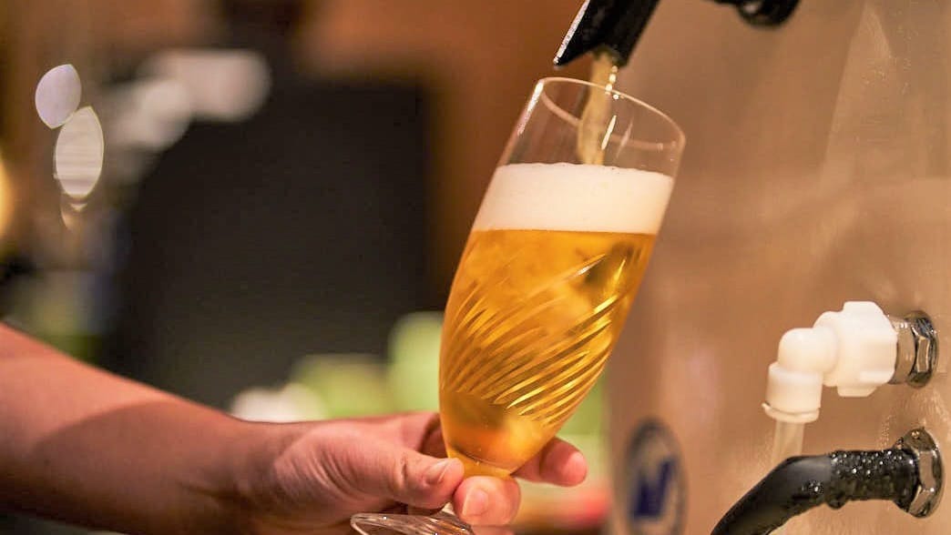 ご宿泊のお客様専用ラウンジで生ビール！