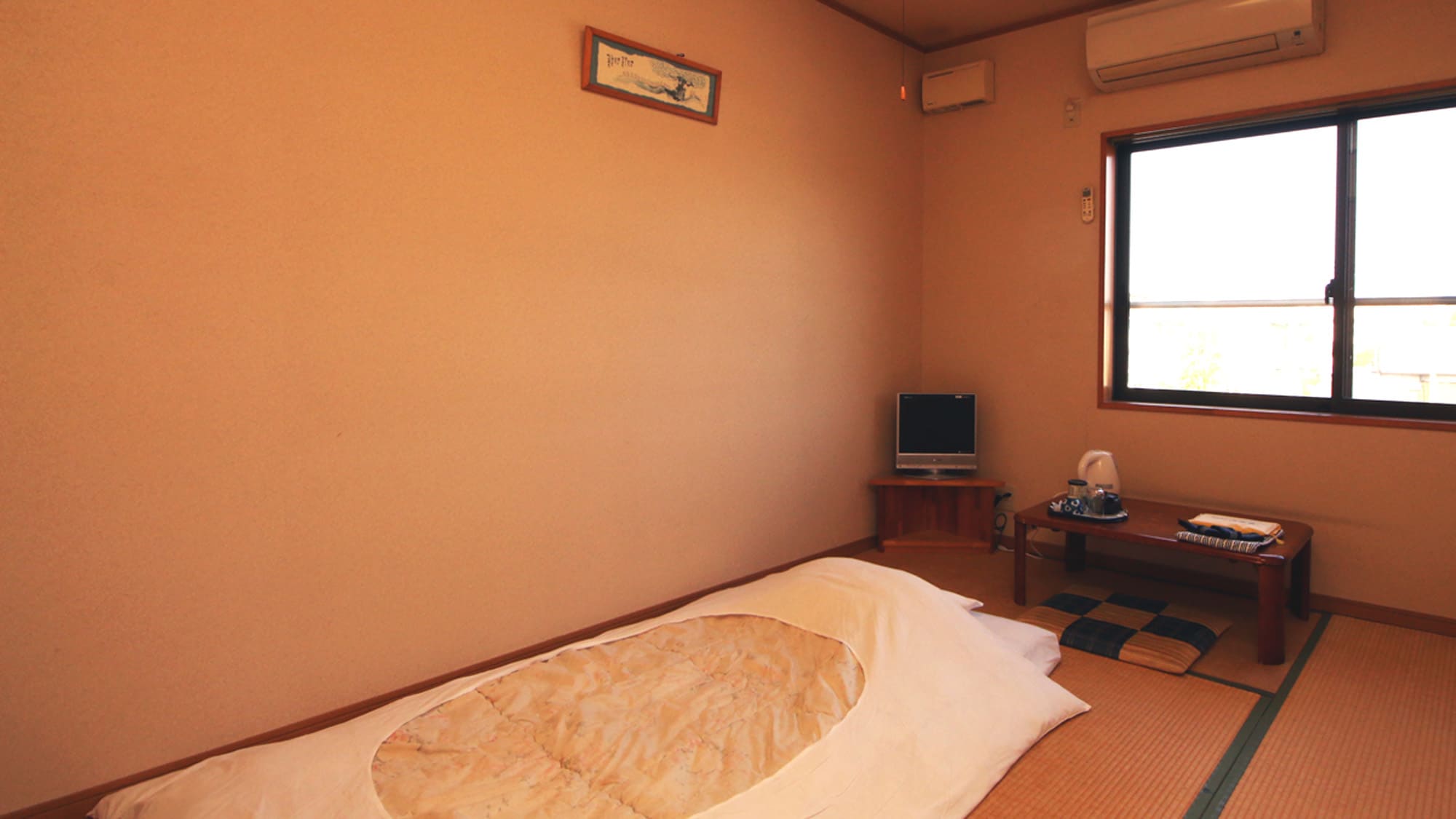 #Futon mattresses are provided in the rooms so that you can relax.