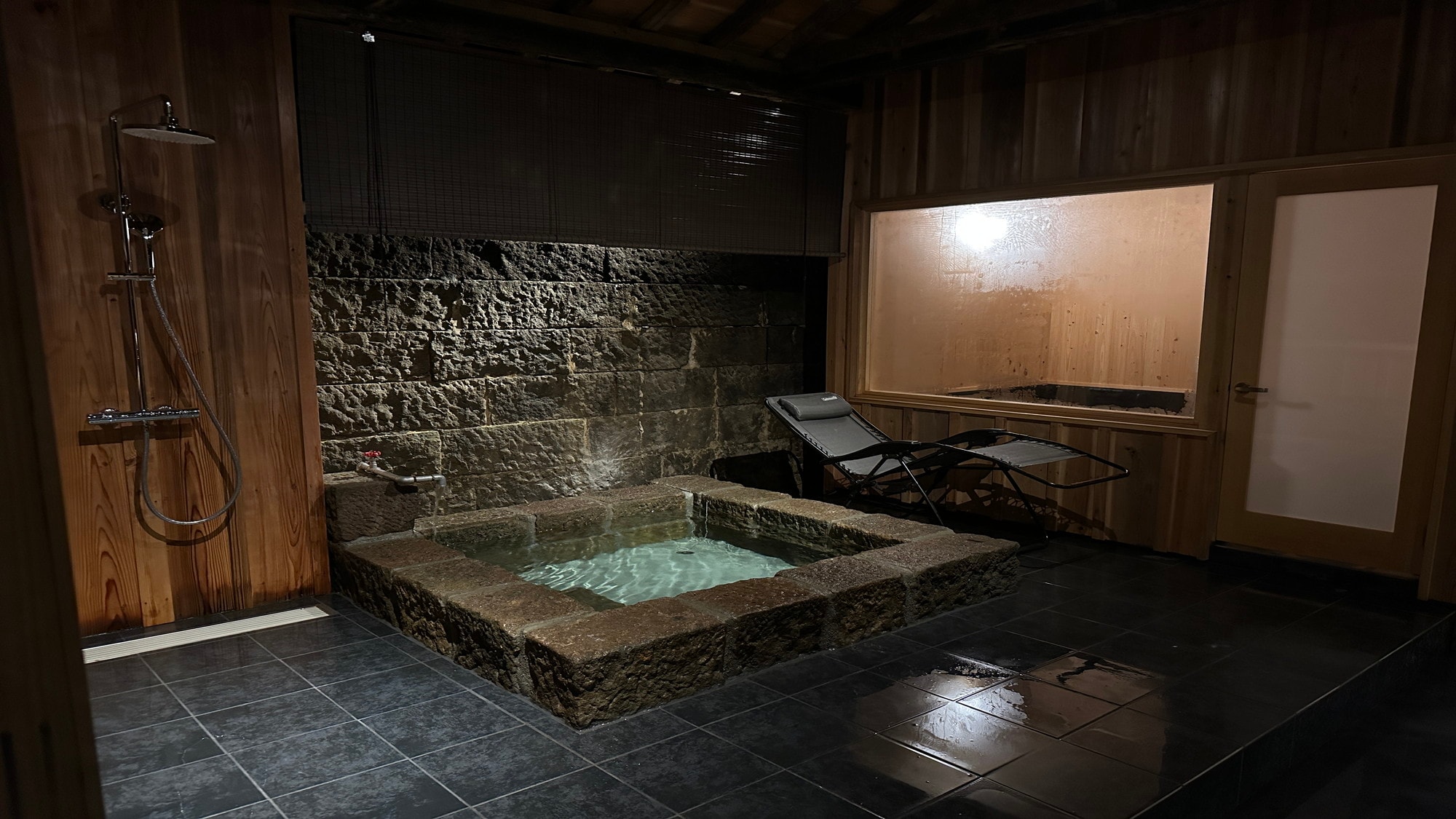 Masuno 701 | A water bath made from local Utsugi stone