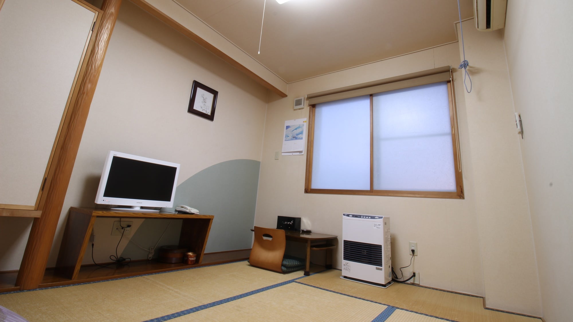 * [Room / Japanese-style room 6 tatami mats] This is a Japanese-style room where up to 3 people can relax.