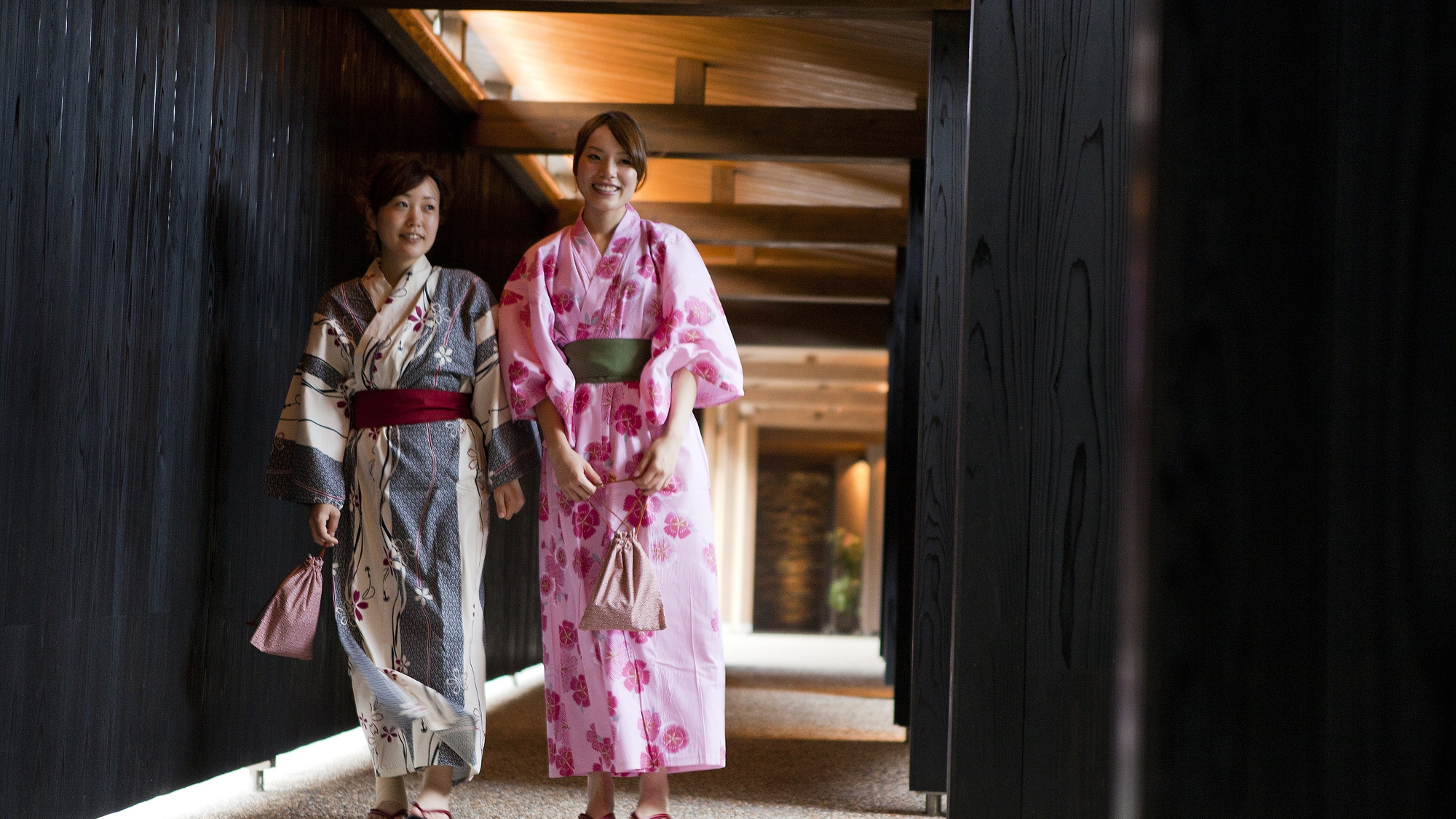 ≪海辺の湯巡り≫お気に入りの浴衣を纏ったらさっそく海辺の湯巡りに出発！