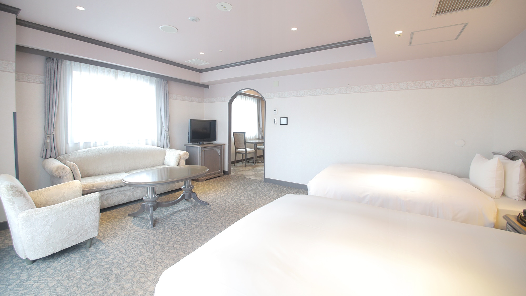 [7th floor, floor color: pale purple] Royal Twin Room 703, 2 persons (example)