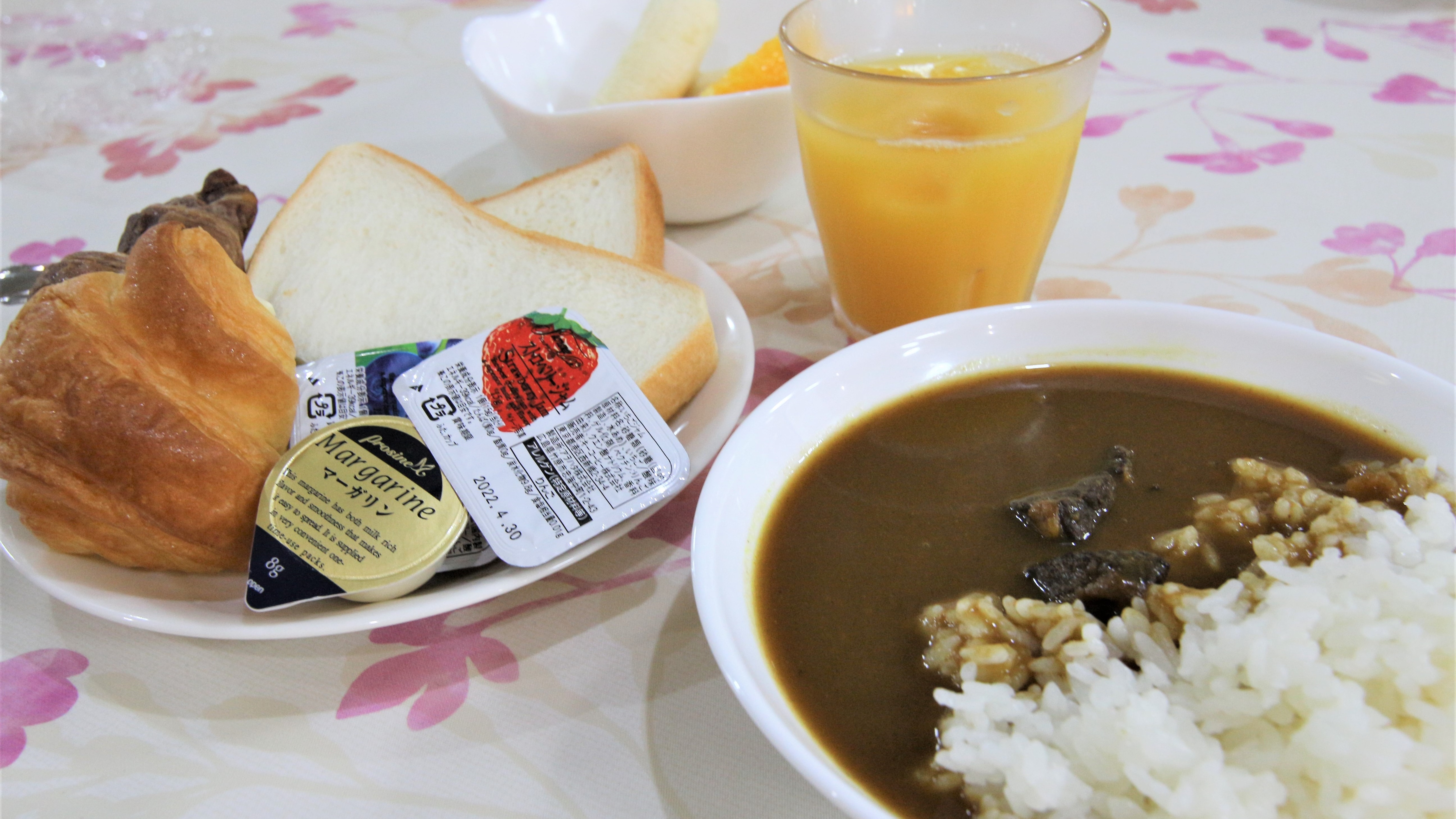 Breakfast: Example of serving (Western food)