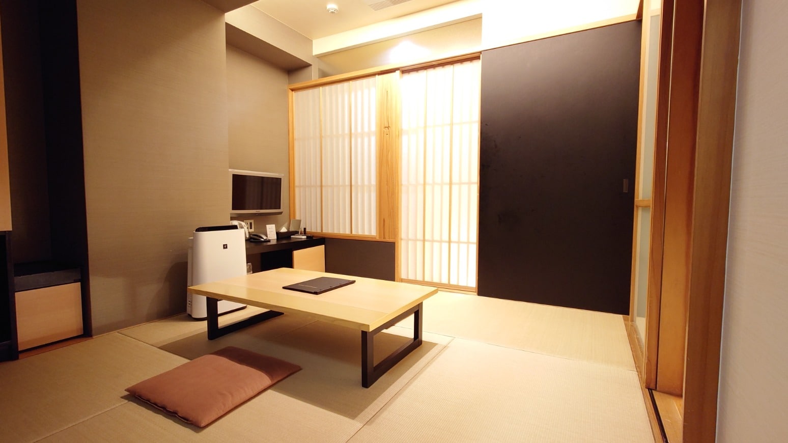 Deluxe twin room tatami room example
