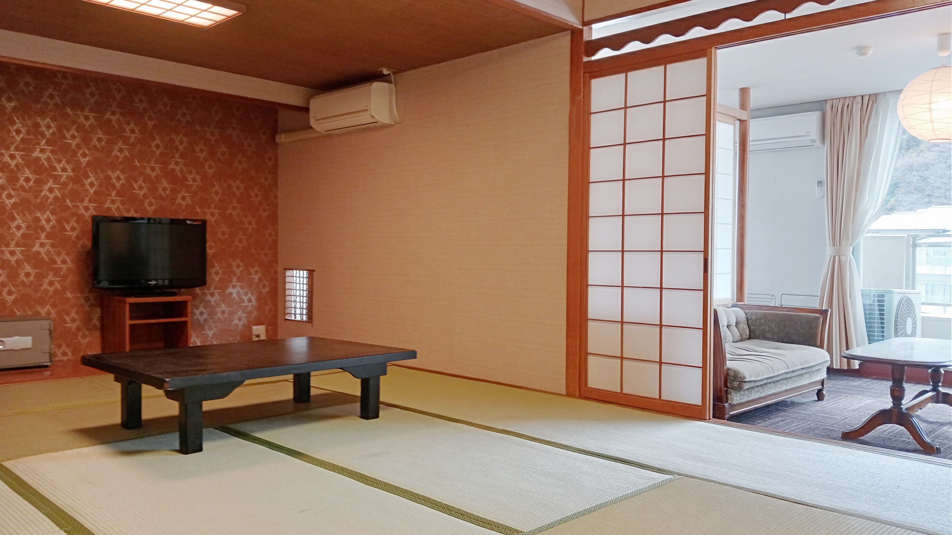 [Japanese-Western style room/East building] Example