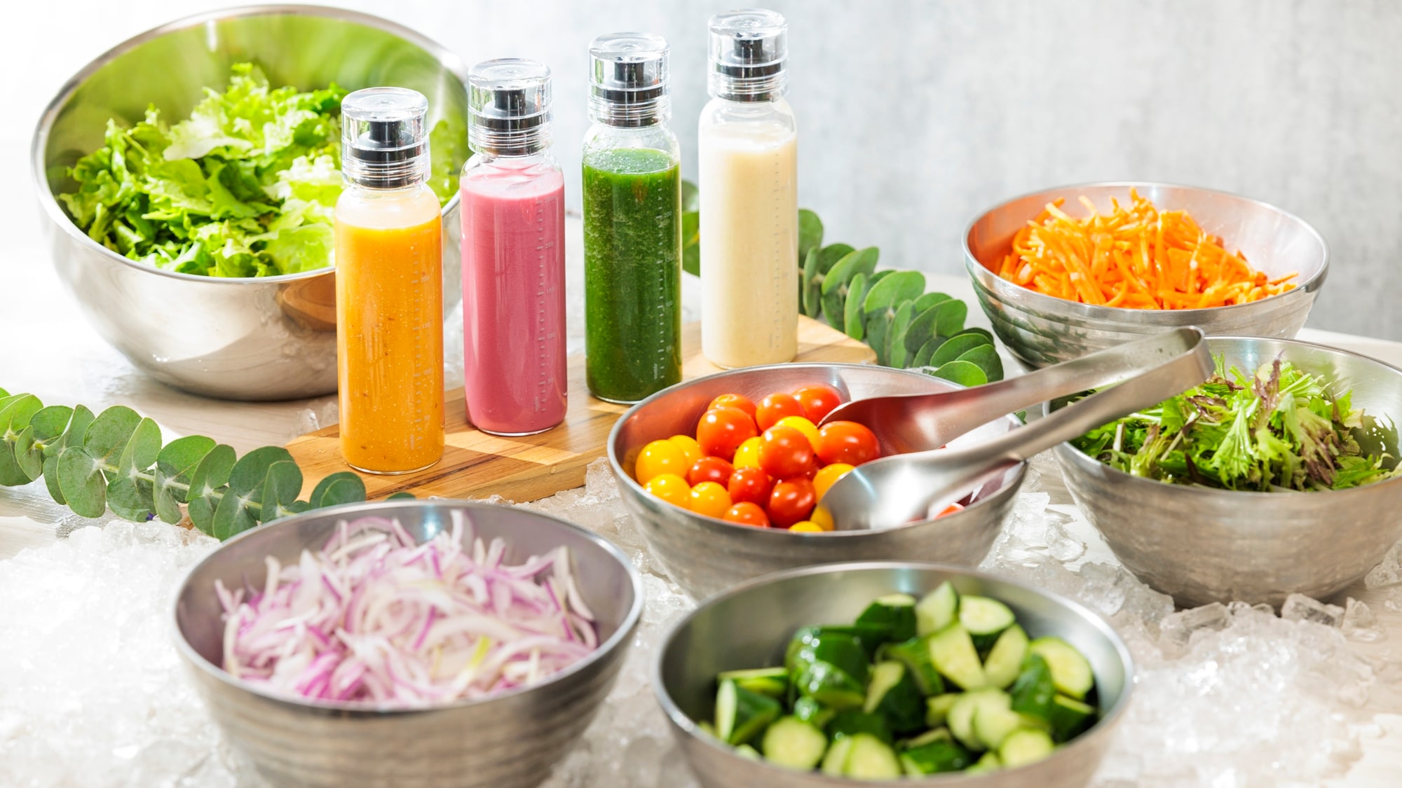 [Sarapan] Prasmanan salad sehat dengan 15 jenis sayuran segar