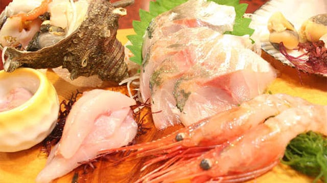Contoh satu porsi sashimi