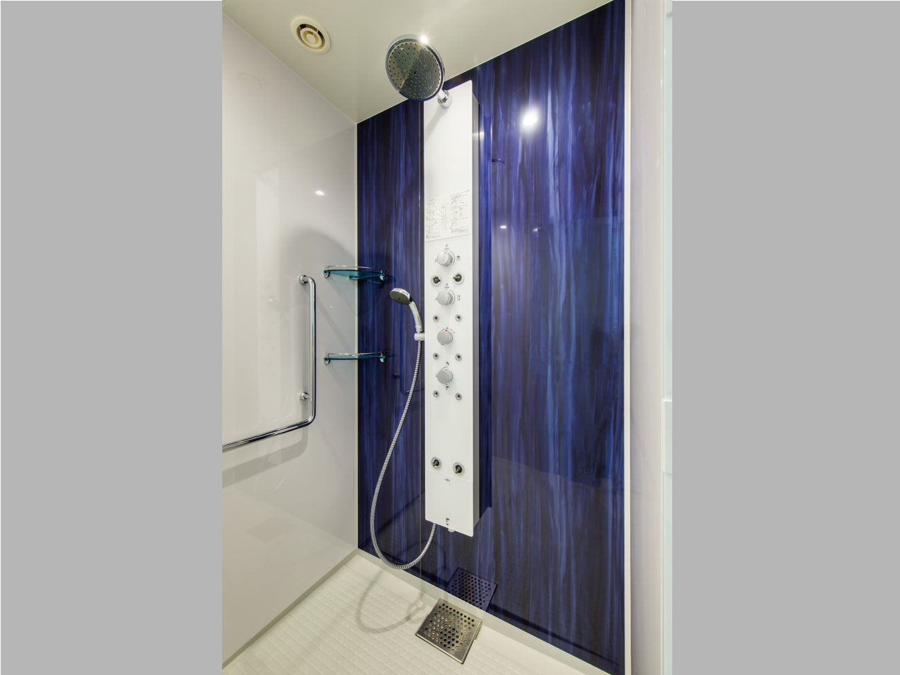 Kamar Mandi Kamar AQUA SQUARE Pemandangan Laut