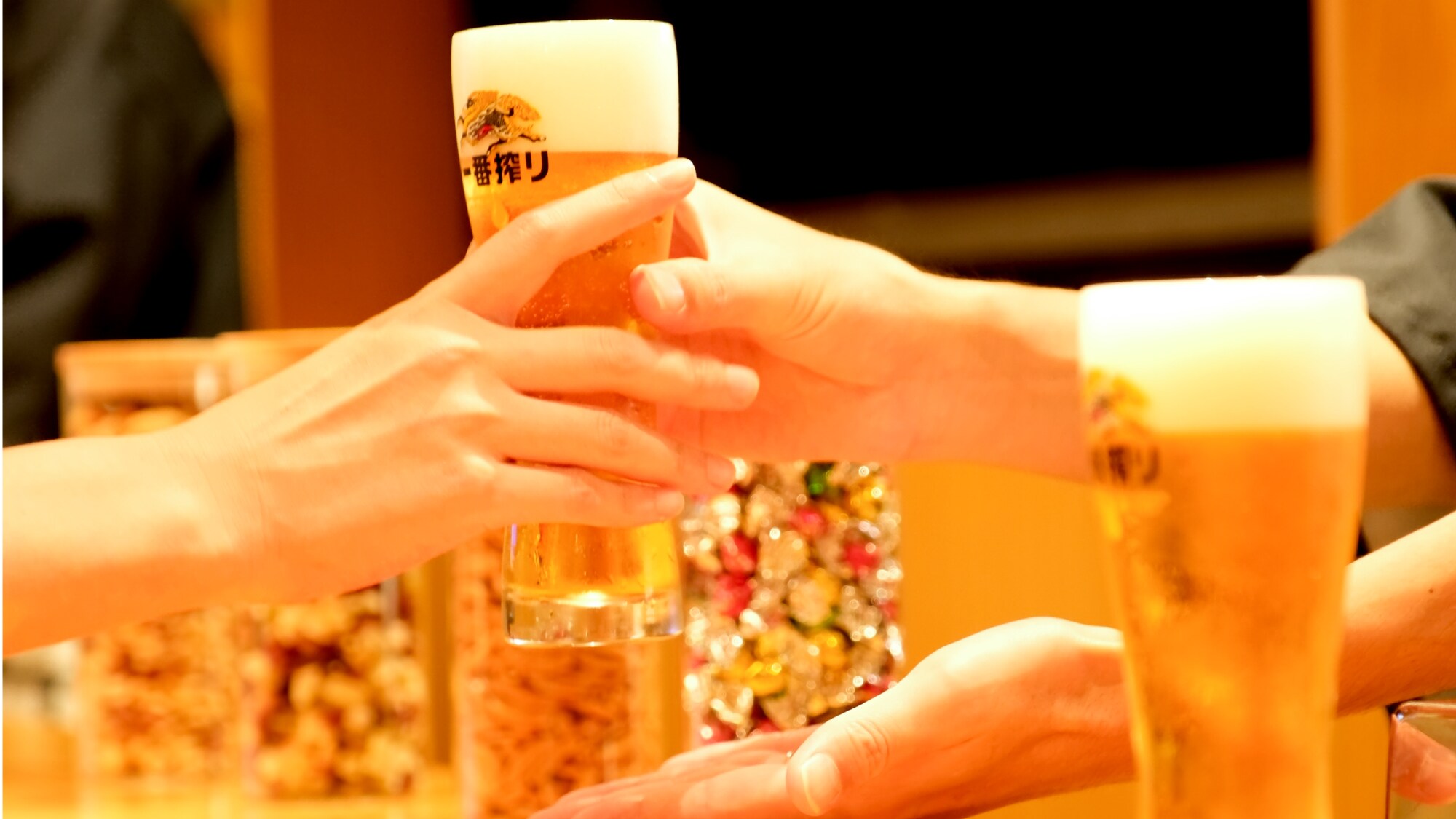 【歡樂時光】免費暢飲生啤酒及其他酒精飲料（17:00 - 18:30）