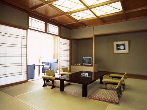 Standard Japanese-style room (43 m2)