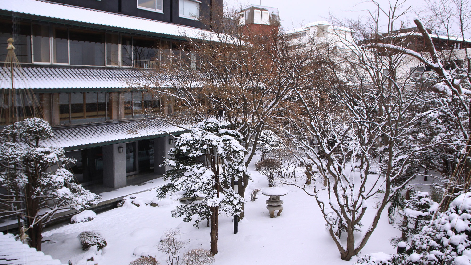 [Japanese Garden] <Winter> Enjoy the changing atmosphere with the seasons.