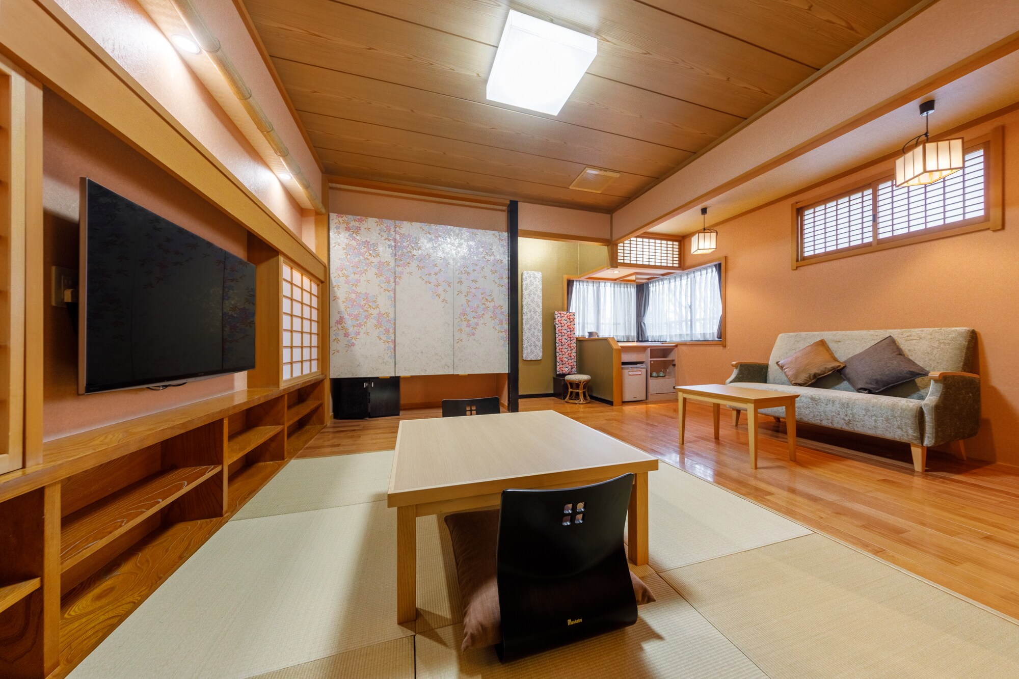 Japanese-Western style room with twin mattress