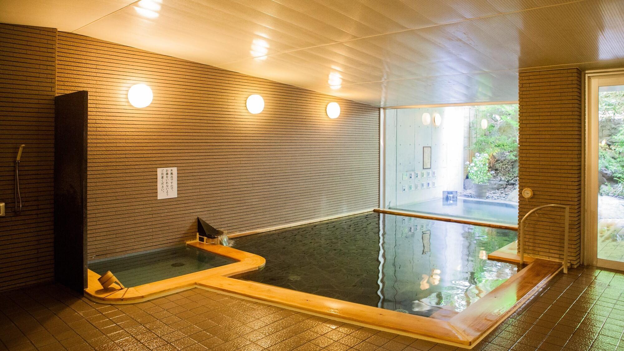 Hot spring large bath "Hana Izumi no Yu" indoor bath