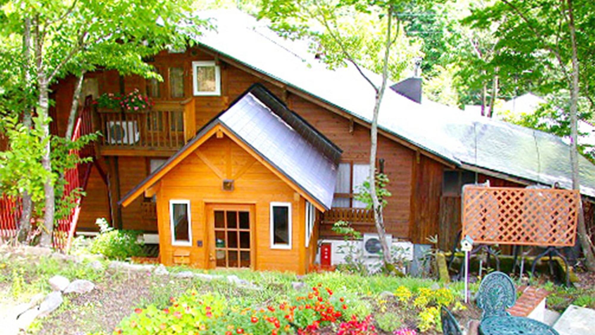 ・ [Outside of the inn] Buddy is a forest inn where you can enjoy the changes of the four seasons.