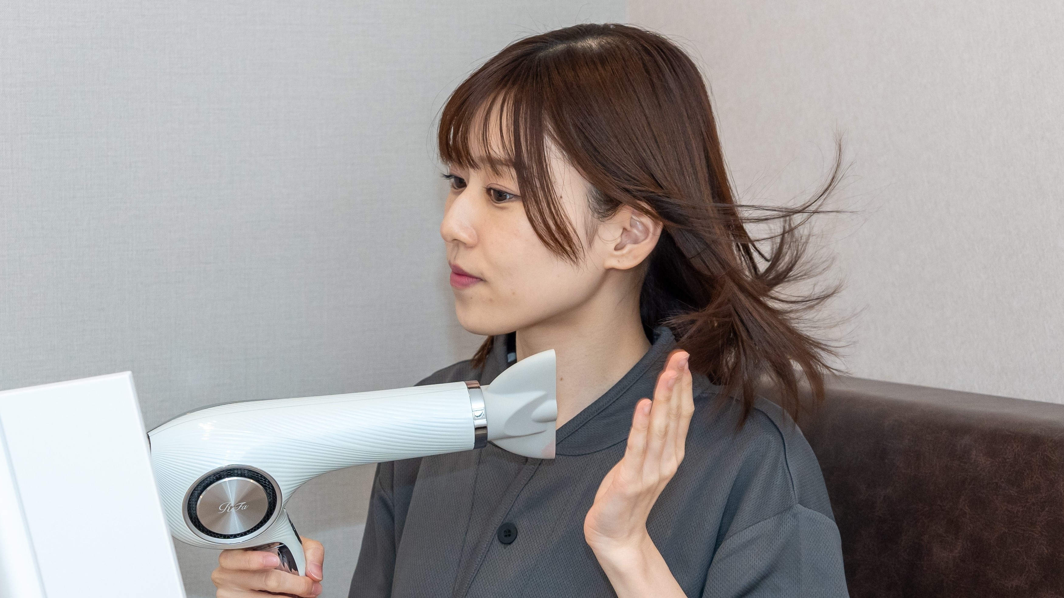 使用ReFa吹風機，打造水潤柔順的秀髮♪