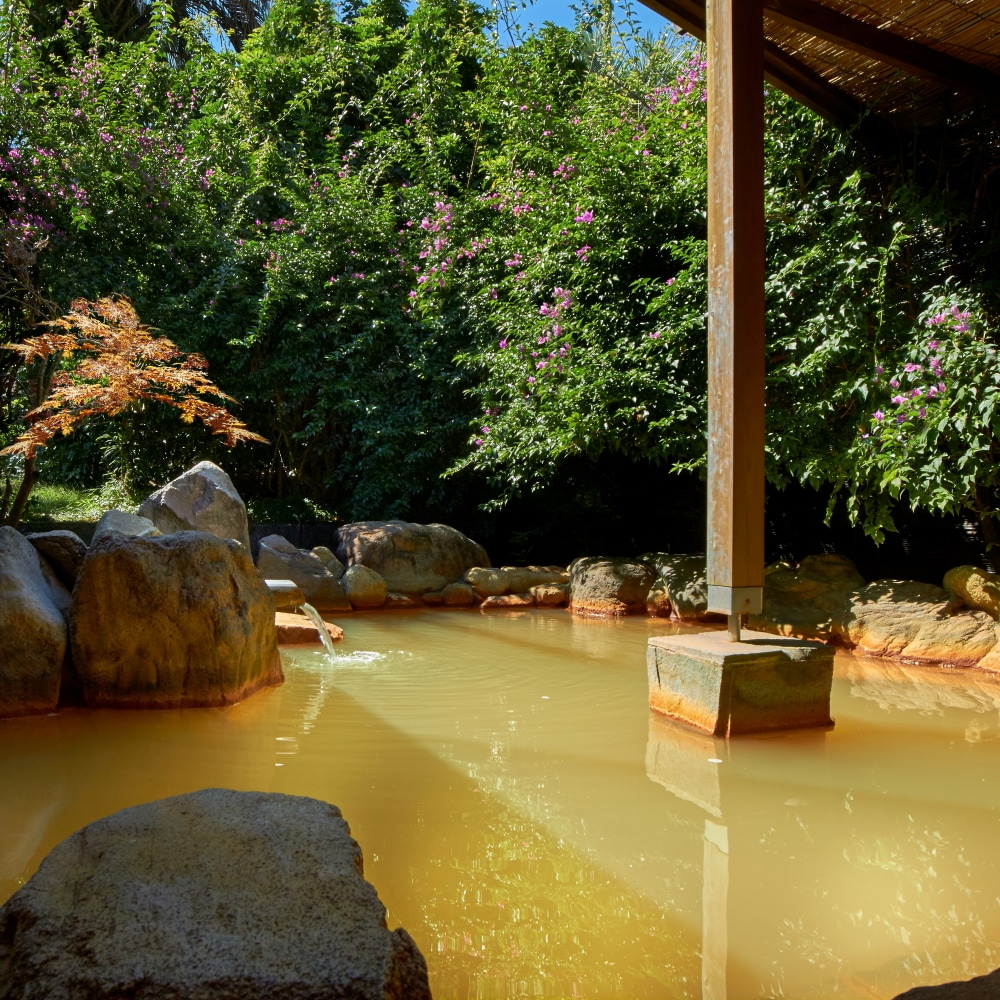 Open-air bath