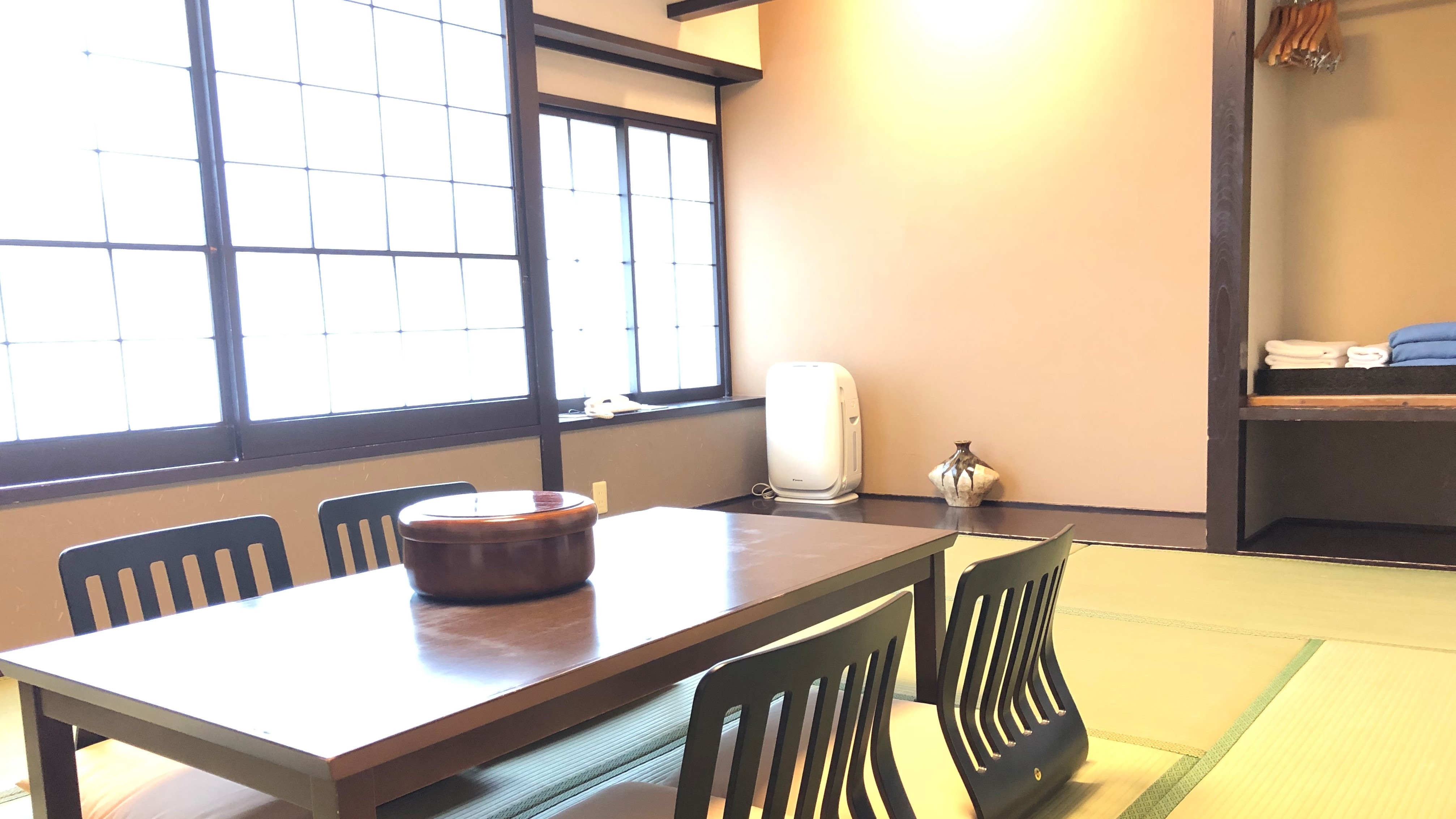 Japanese-style room (10 tatami mats)