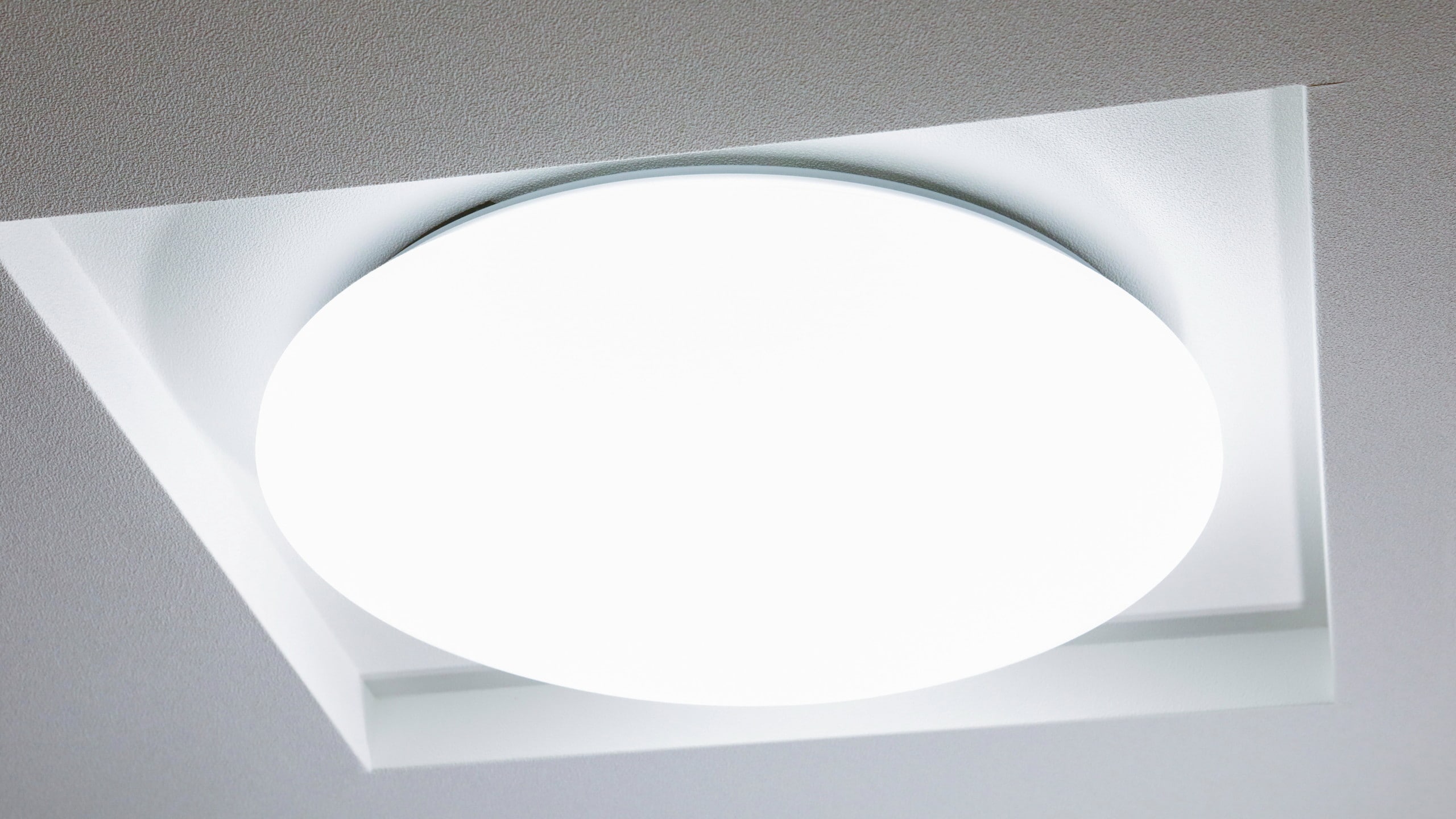 Ceiling light